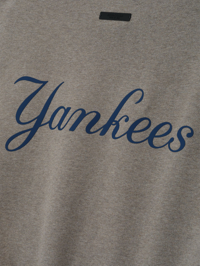 ESSENTIALS Yankees Sport Crewneck outlook