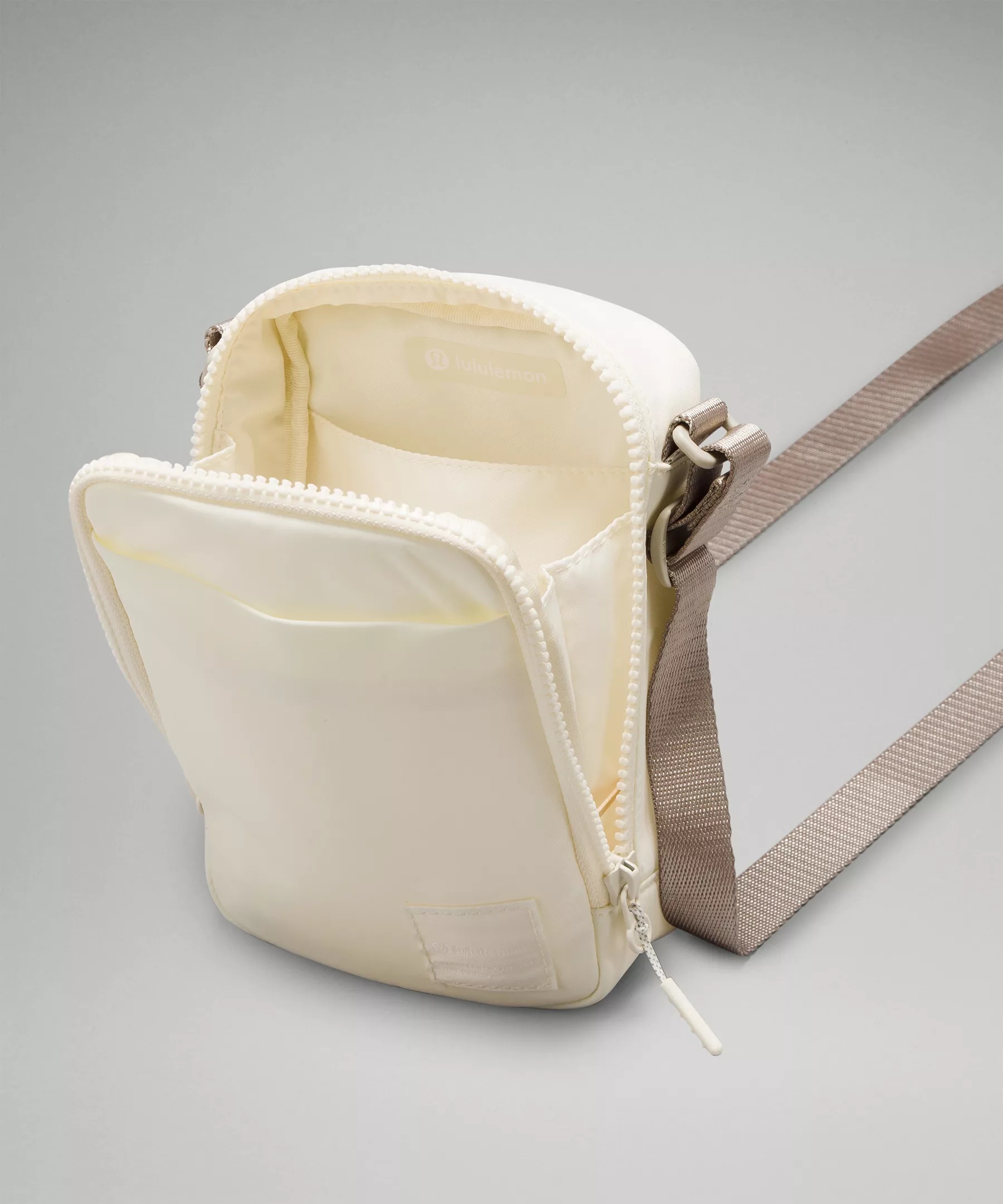 Easy Access Crossbody Bag 1.5L - 4