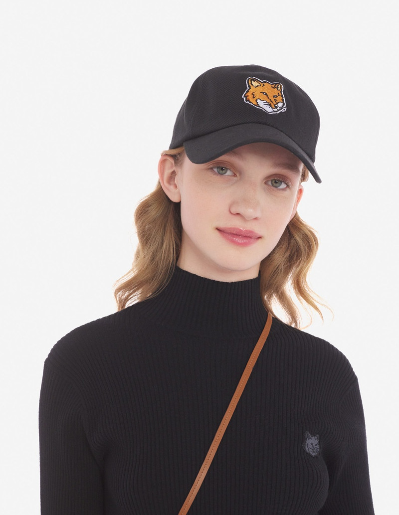Maison Kitsuné LARGE FOX HEAD EMBROIDERY 6P CAP outlook