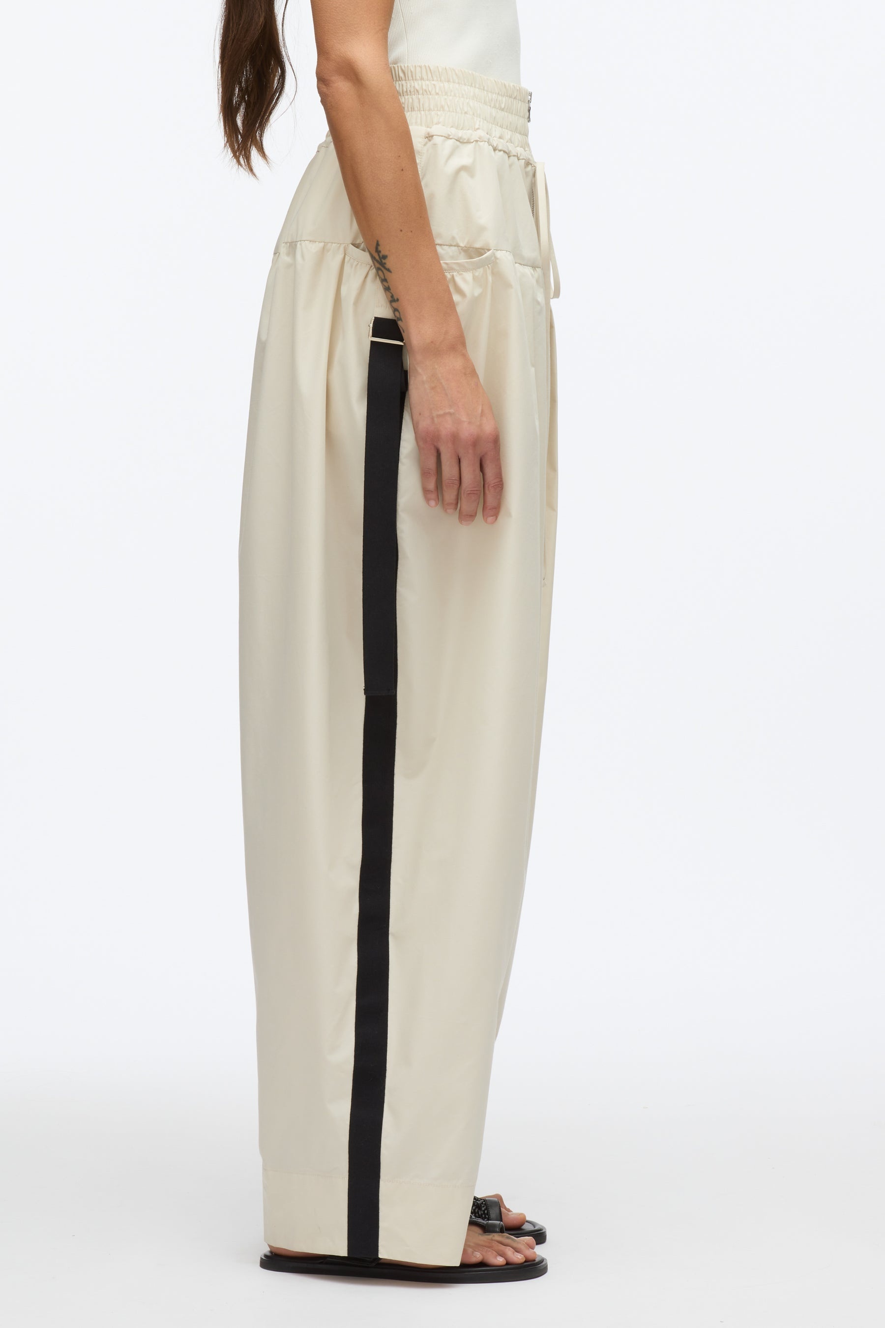 Wide Leg Pleated Pocket Pant - 4