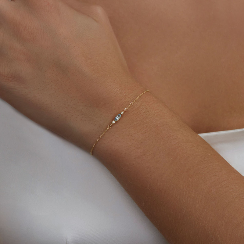 STONE AND STRAND Mermaid Treasure Bracelet outlook