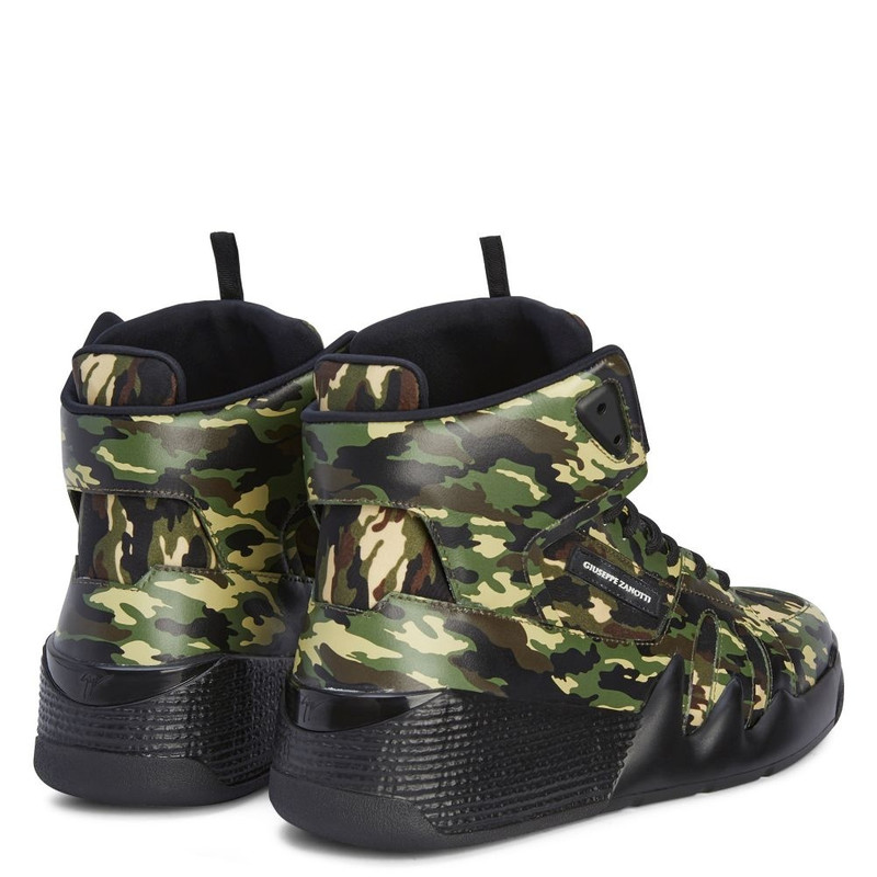 Giuseppe Zanotti Talon outlook