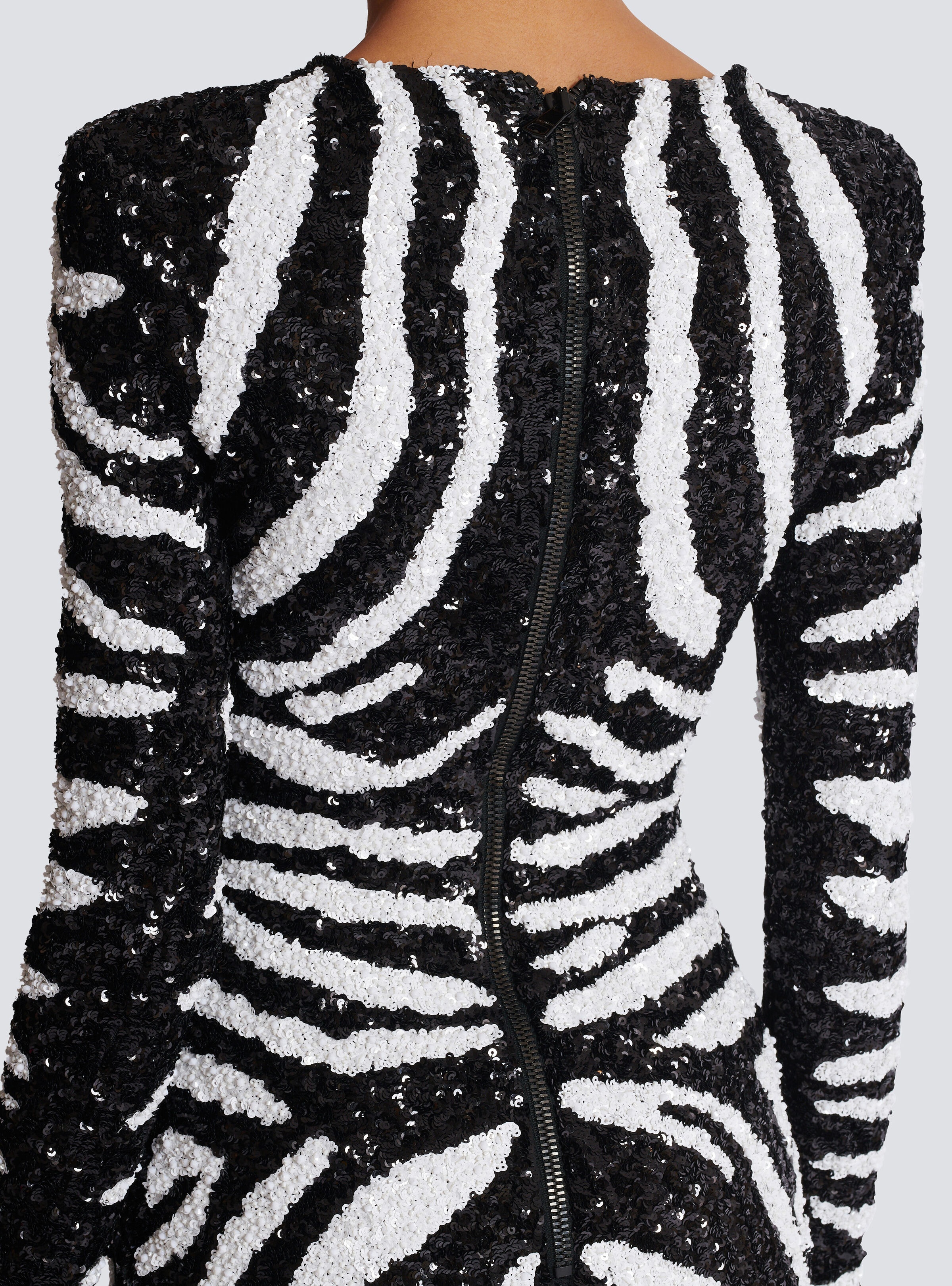 Short two-tone zebra sequin dress - 8