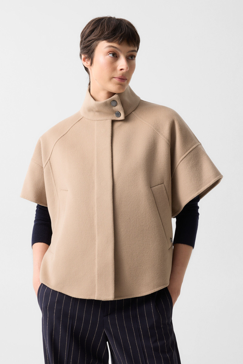 Venice wool vest in Camel 2