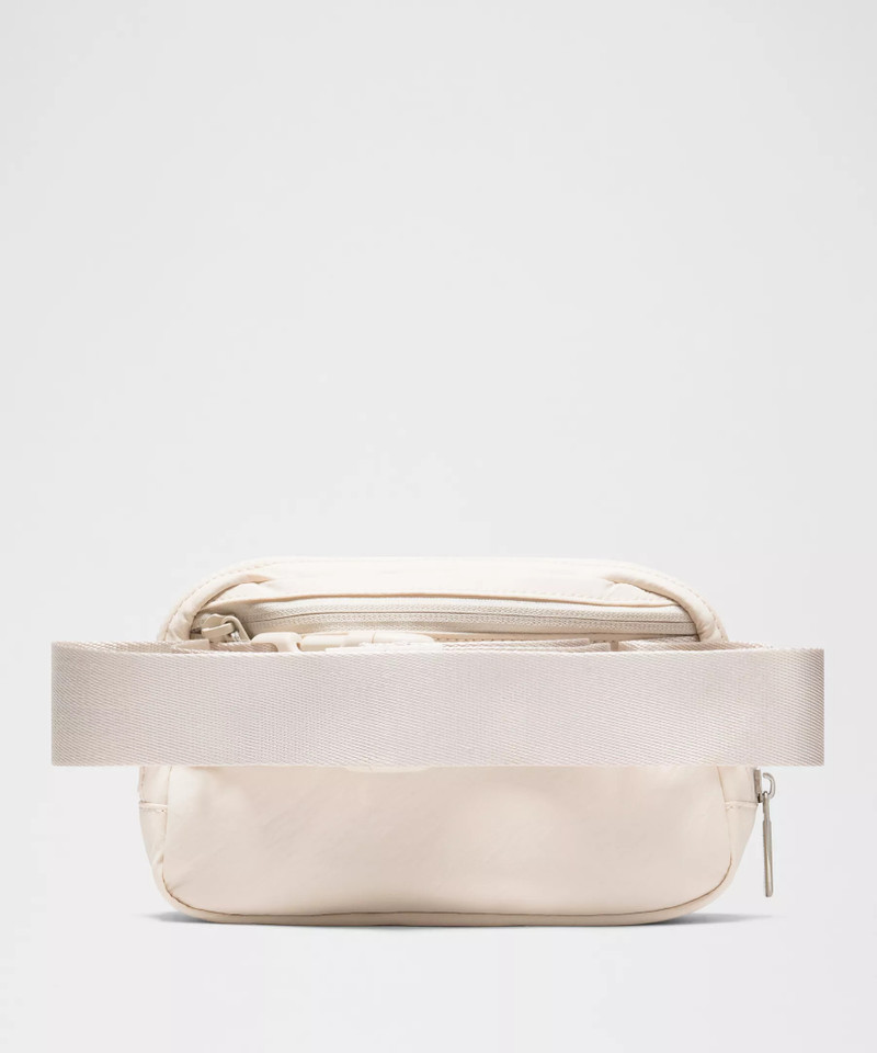 Everywhere Belt Bag 1L 3