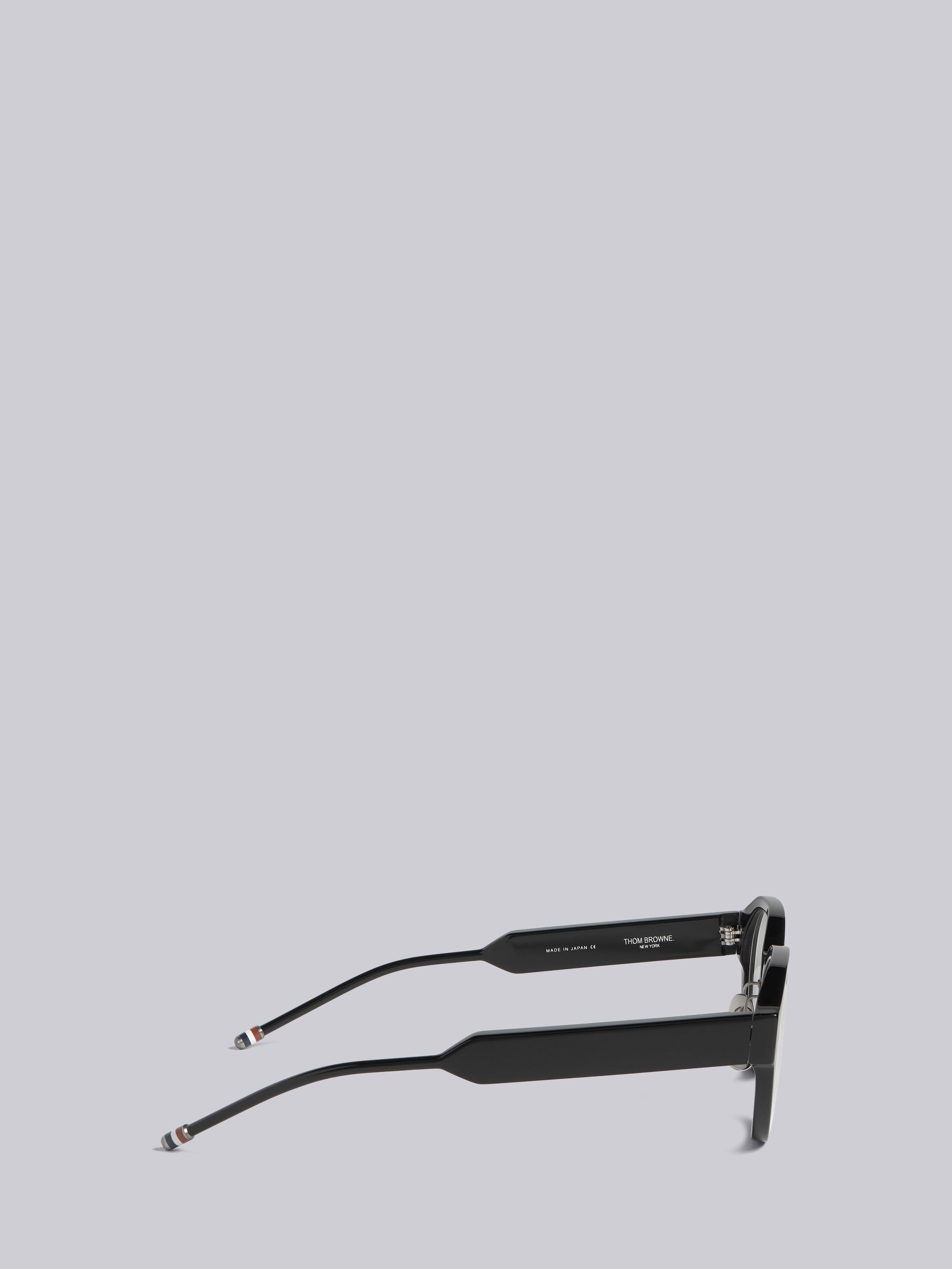TB716 - Black Wide Fit Round Glasses - 3