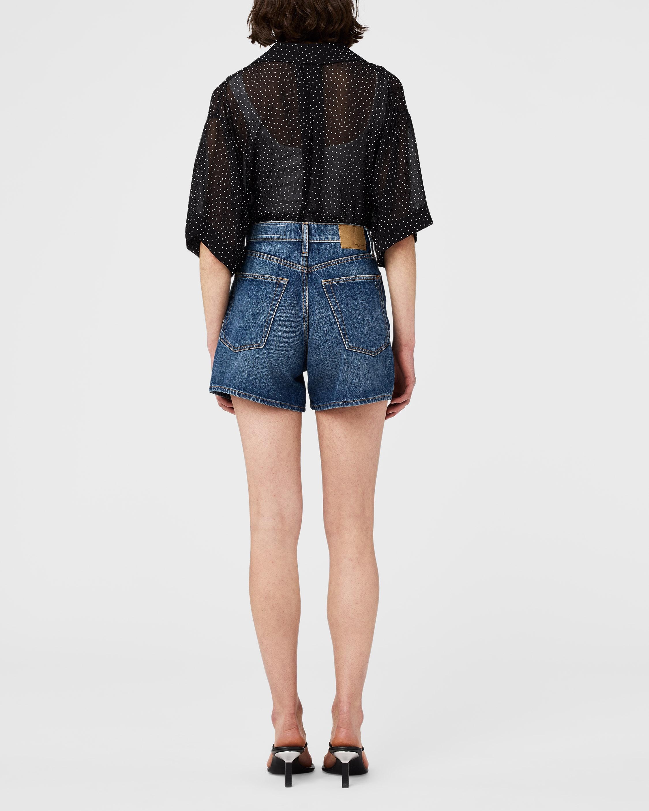 Maya Shorty Short - Charlock
High-Rise Rigid Short - 3