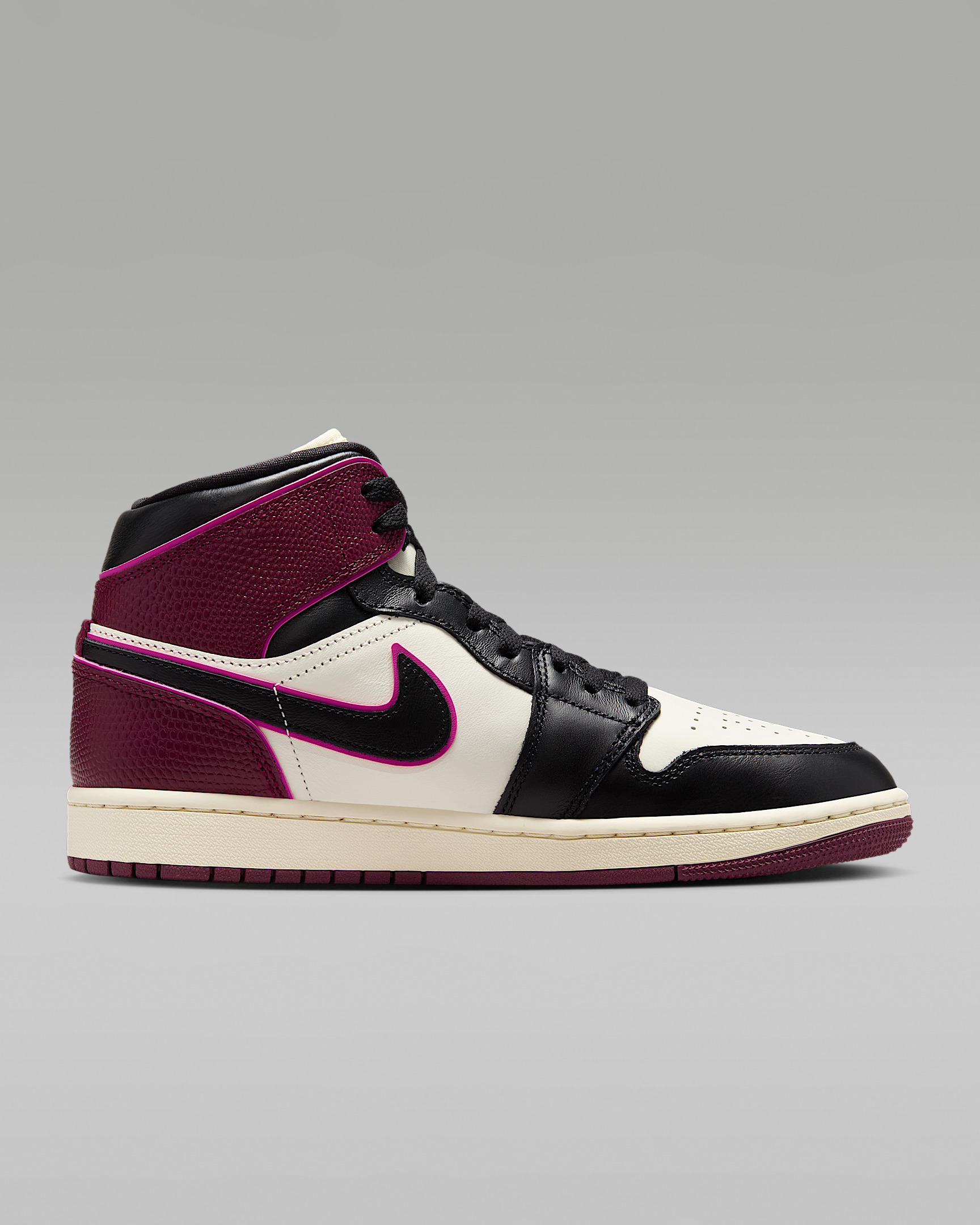 Air Jordan 1 Mid SE Women's Shoes - 3