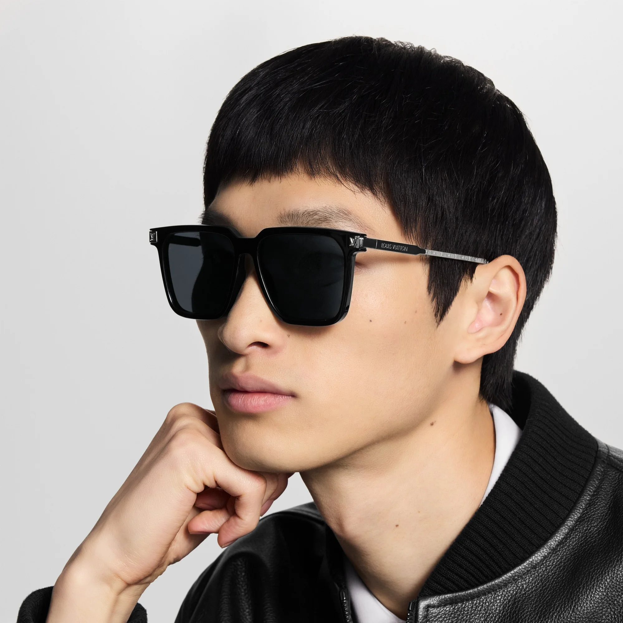 Louis Vuitton Black Square Sunglasses Louis Vuitton Black Cyclone Sunglasses – Savonches main image 3