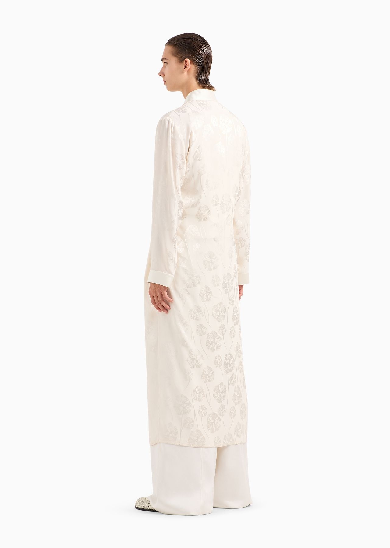 Silk-blend satin overcoat with robe fastening and all-over ramage embroidery - 3