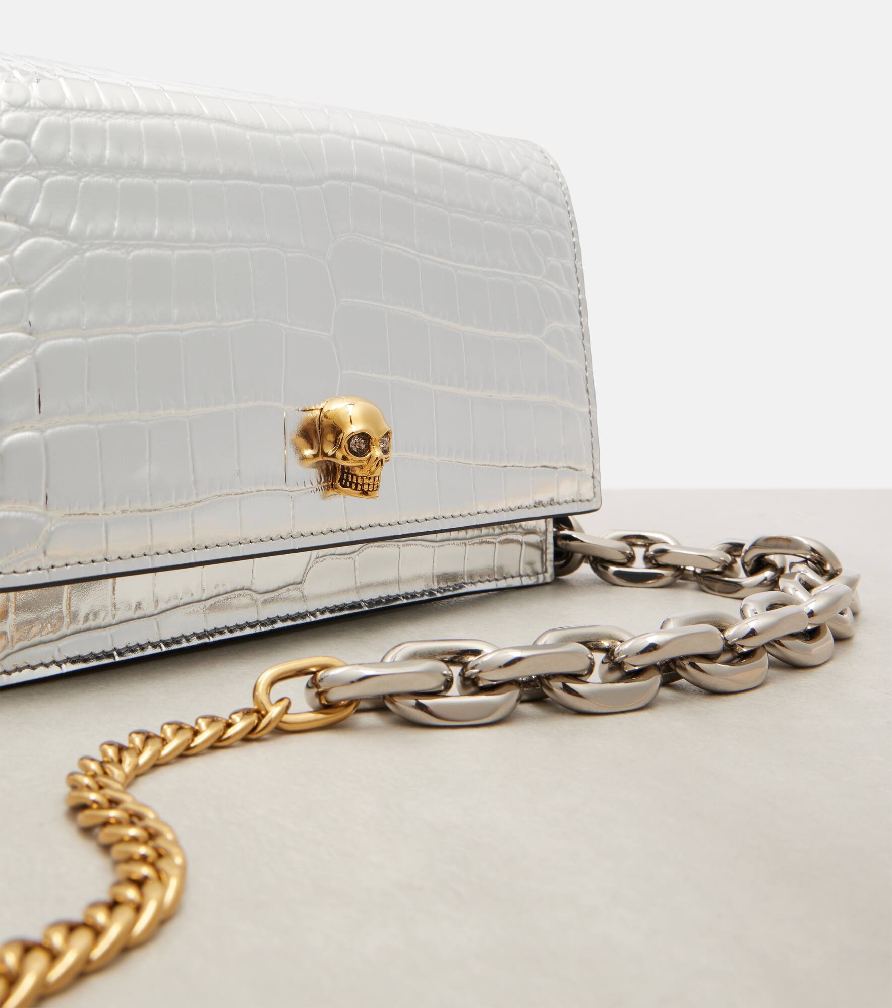Skull Small leather crossbody bag - 6