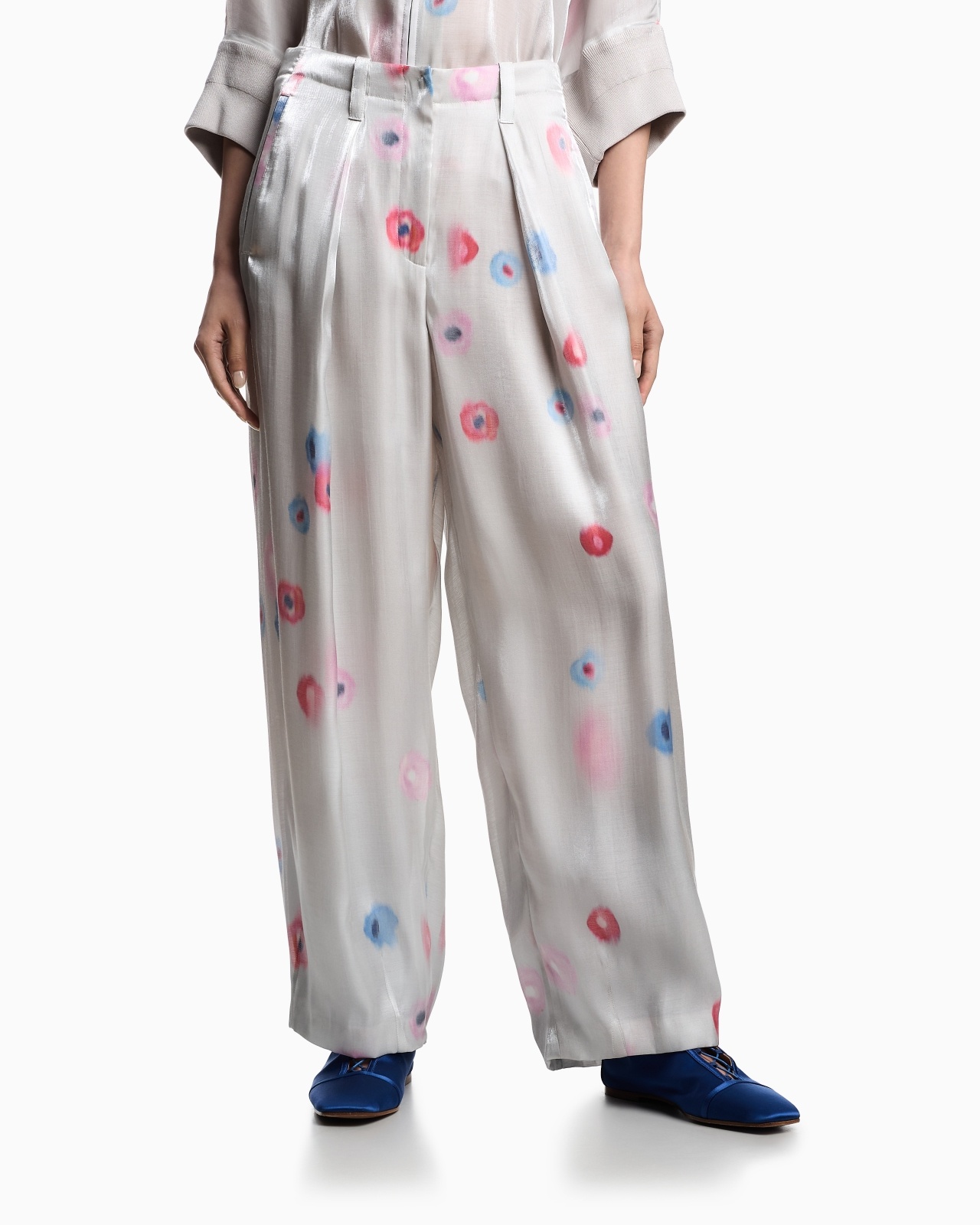 FLUID VISCOSE TROUSERS WITH PLEATS AND ALL-OVER FLORAL PRINT - 4