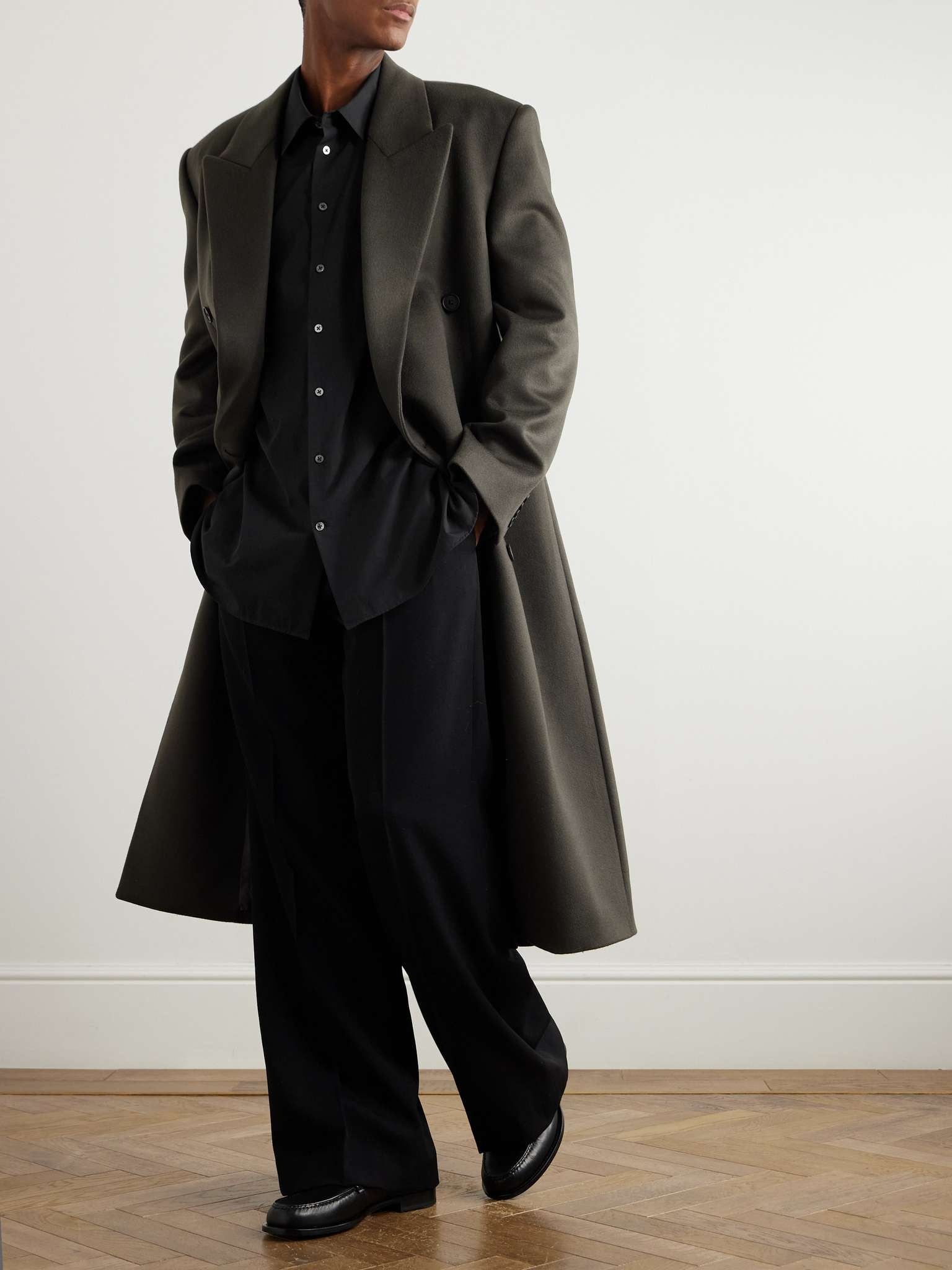 THE ROW コリナスカト 8232W3400 CYR The Row Hendrix Coat in Cashmere | REVERSIBLE
