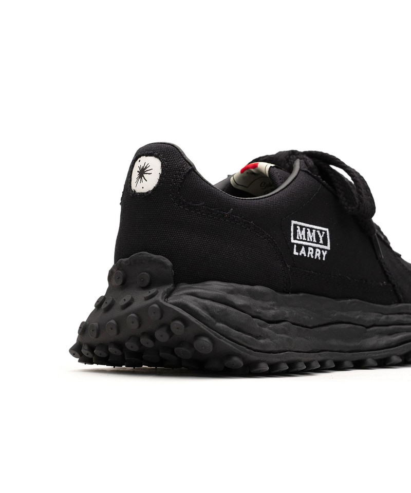 "LARRY" OG Sole Canvas Low-top Sneaker 26