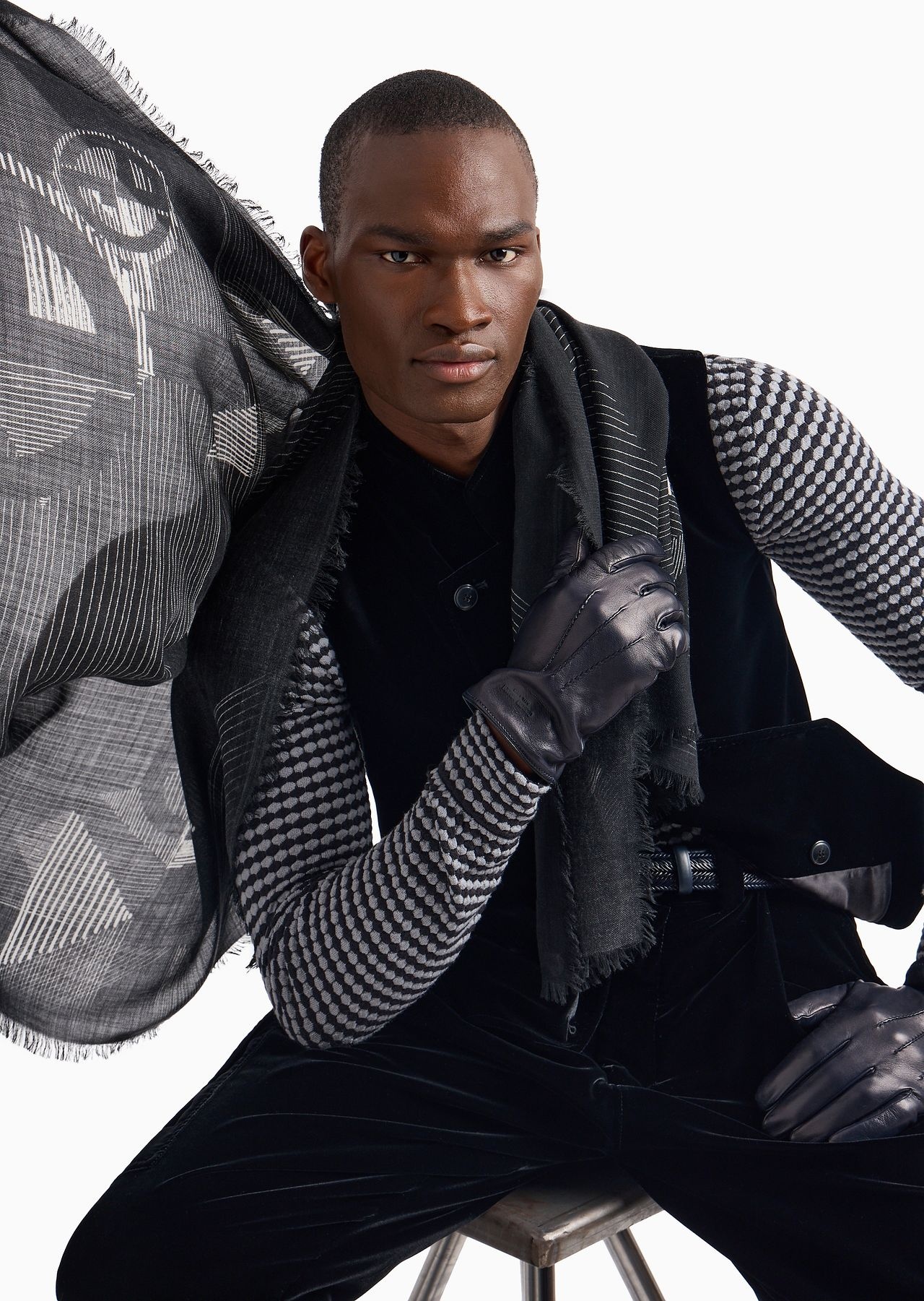 Single-breasted velvet gilet - 5