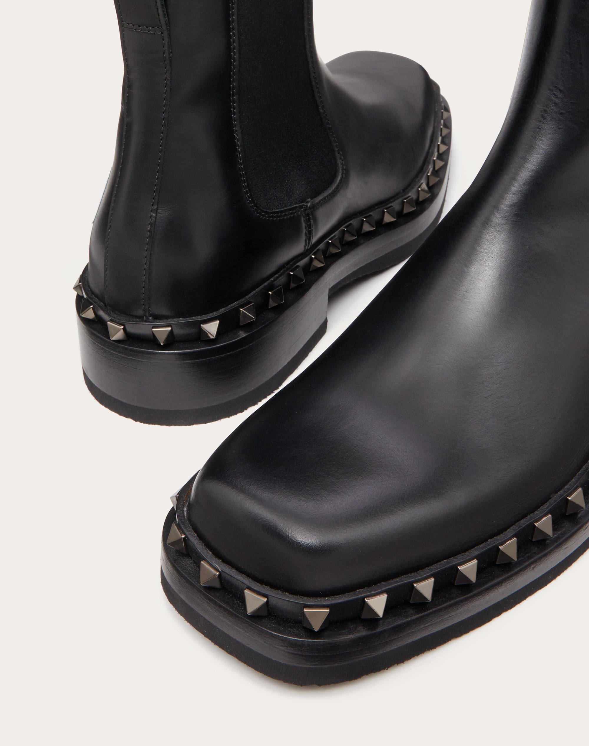 Valentino LEATHER M-WAY ROCKSTUD BEATLE BOOT | miinto