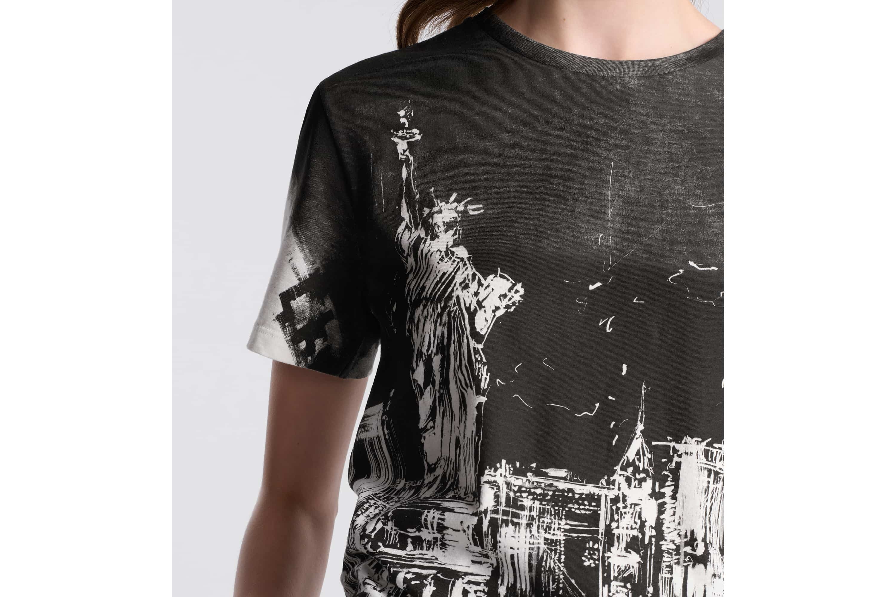 T-Shirt - 4
