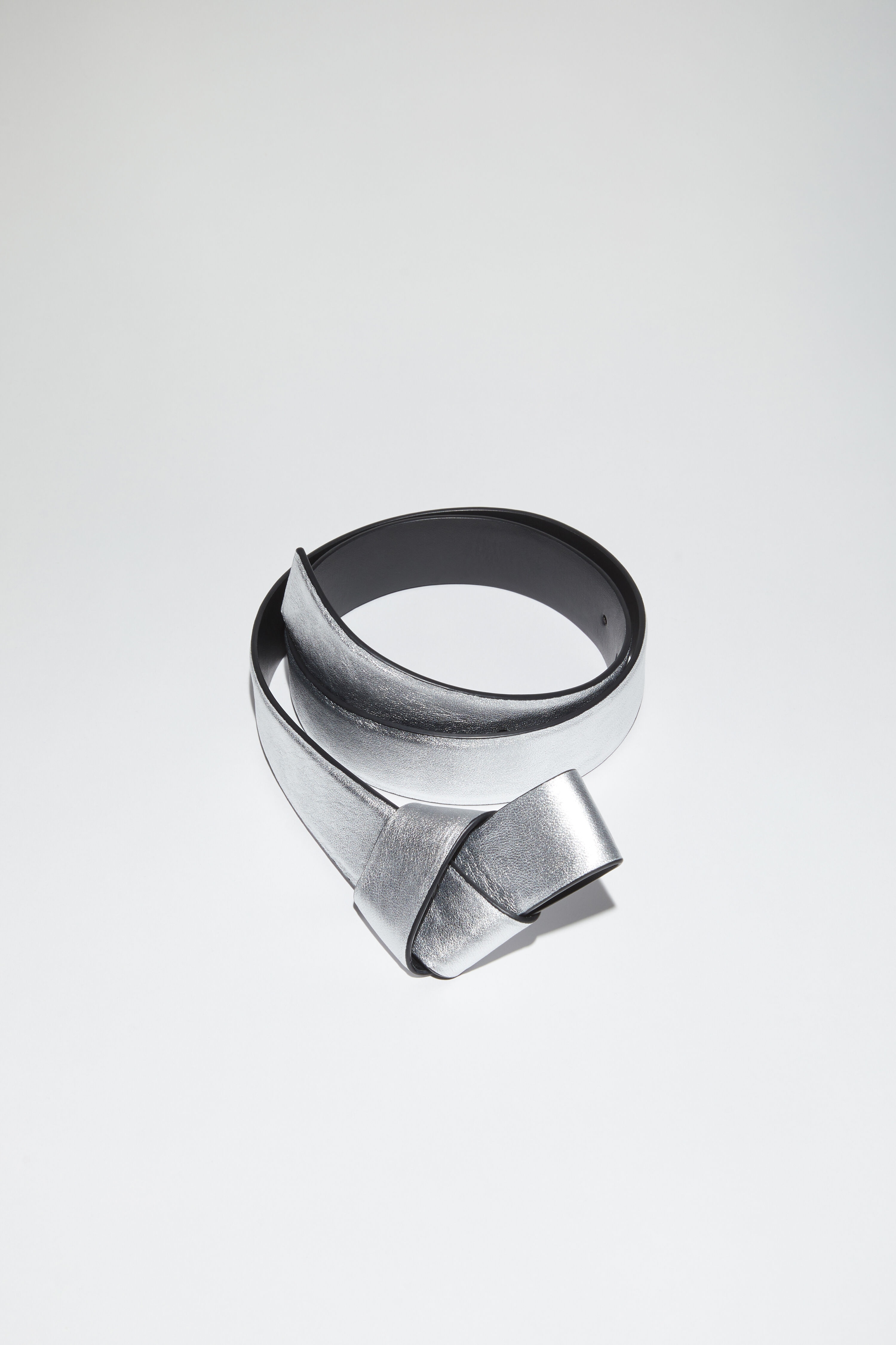 Acne Studios Musubi leather belt - Silver | REVERSIBLE