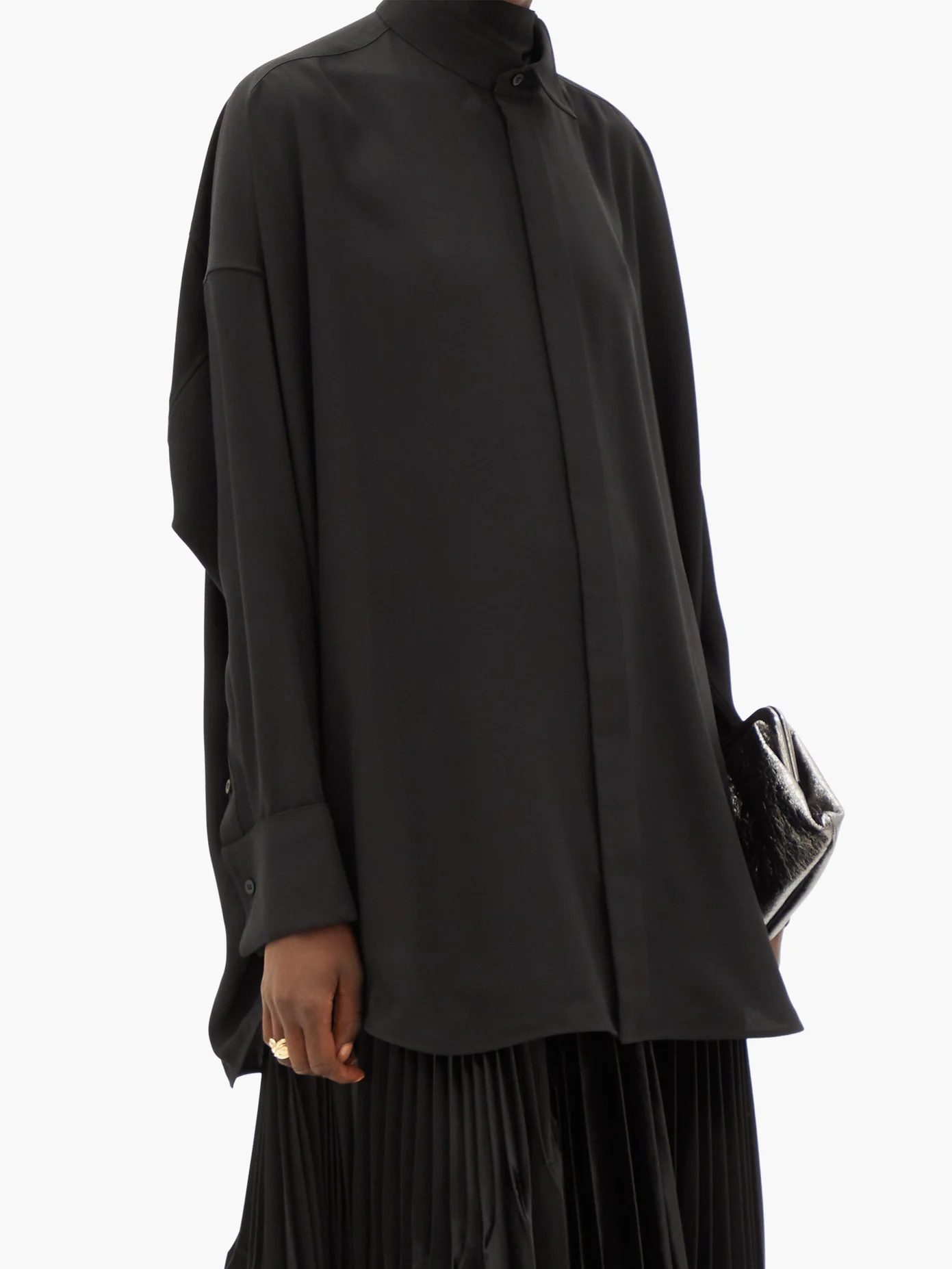 Gathered-nape oversized crepe shirt - 6