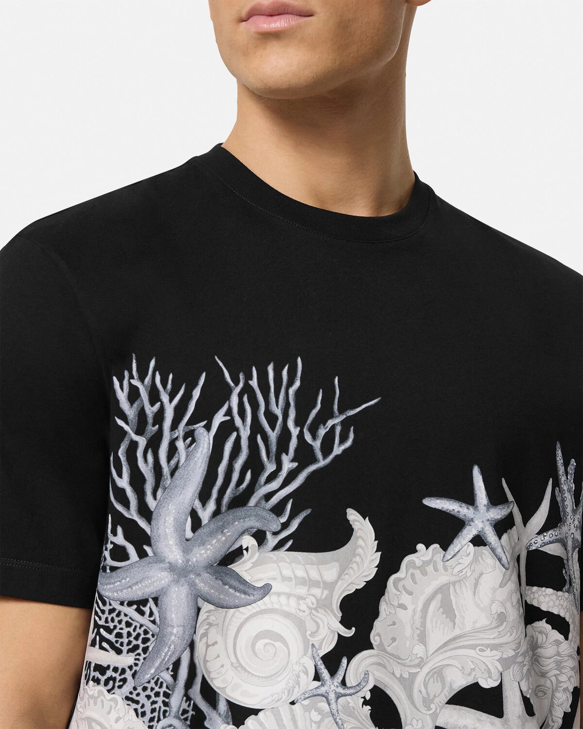 【VERSACE】Barocco Sea T-shirt Beige Versace Underwater Barocco Crop T-shirt | White | FARFETCH