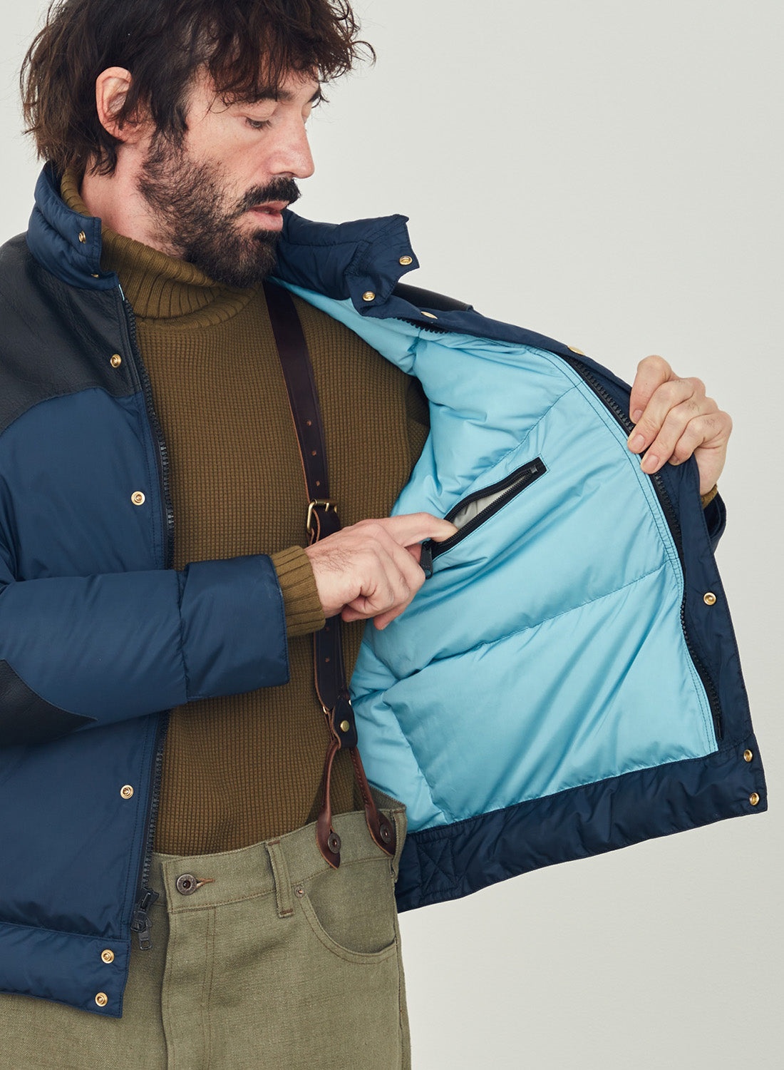 Rocky Mountain Featherbed x Nigel Cabourn Down Short Shell 1969 in Dark Navy - 4