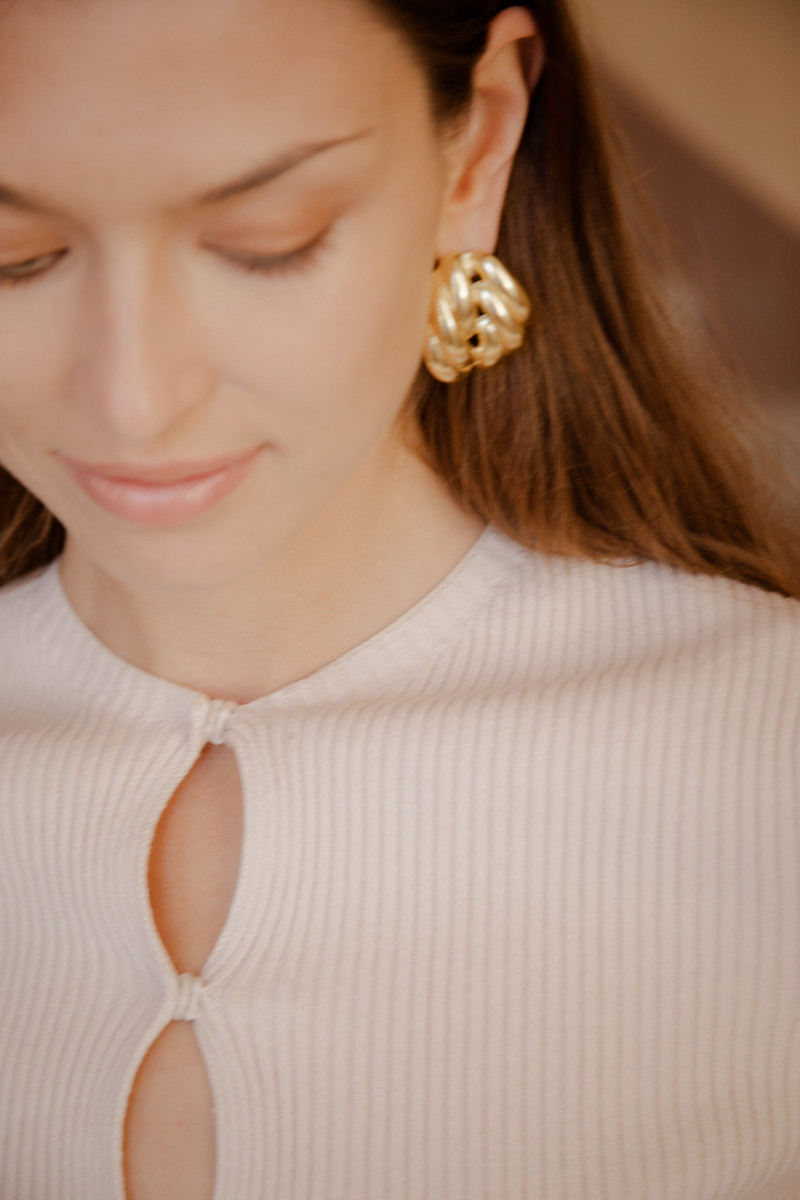 YSSO Clos Earrings outlook