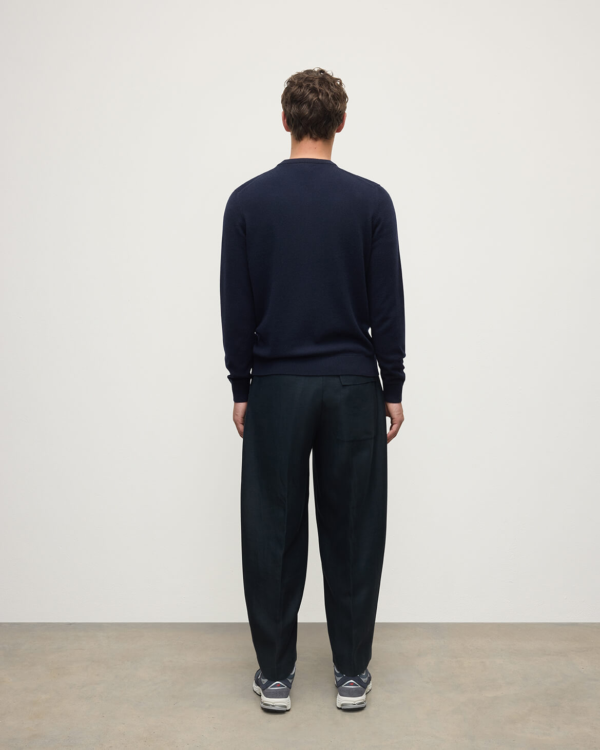 Classic Cashmere Navy V Neck Jumper - 4