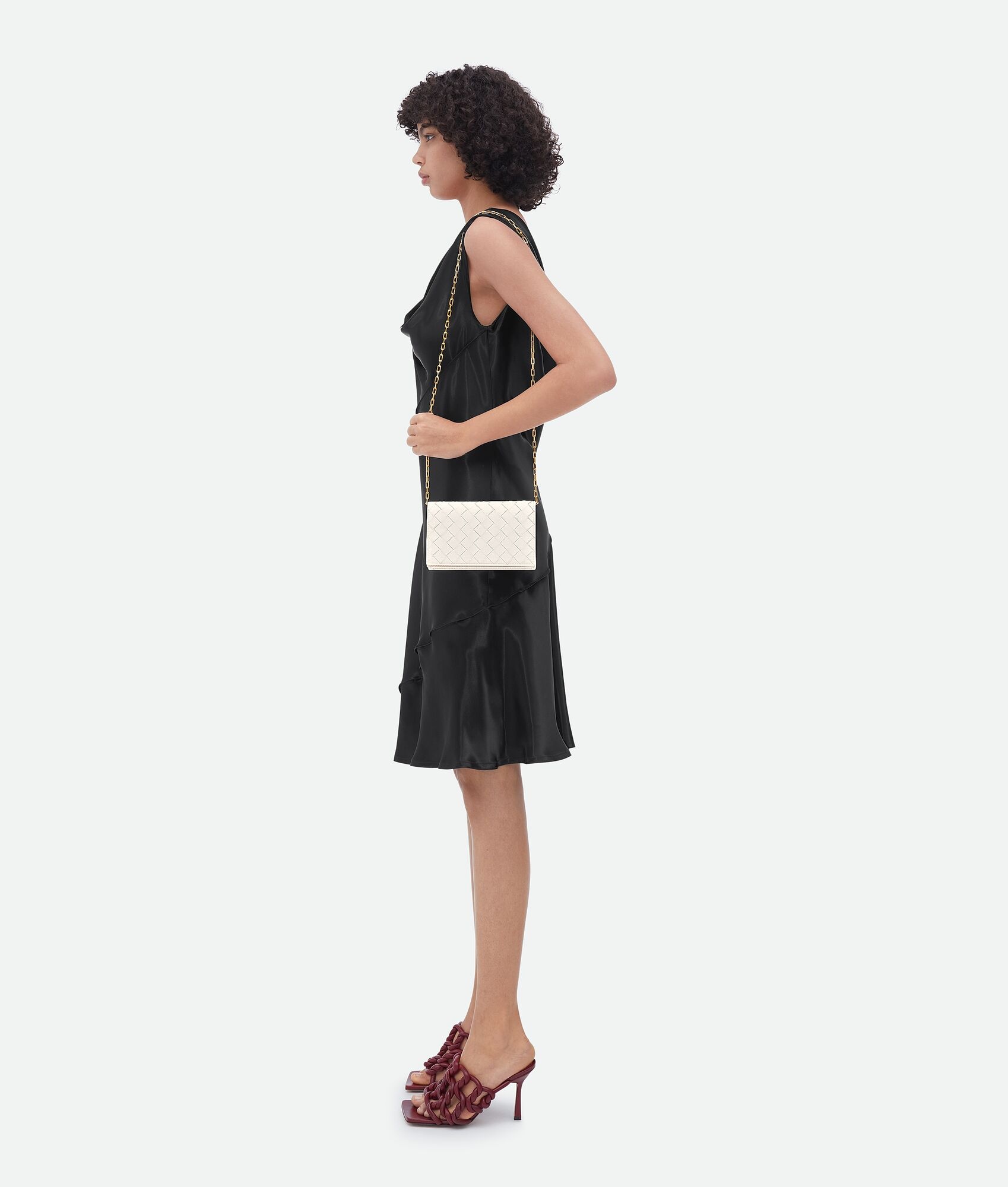 intrecciato mini bag on chain - 5