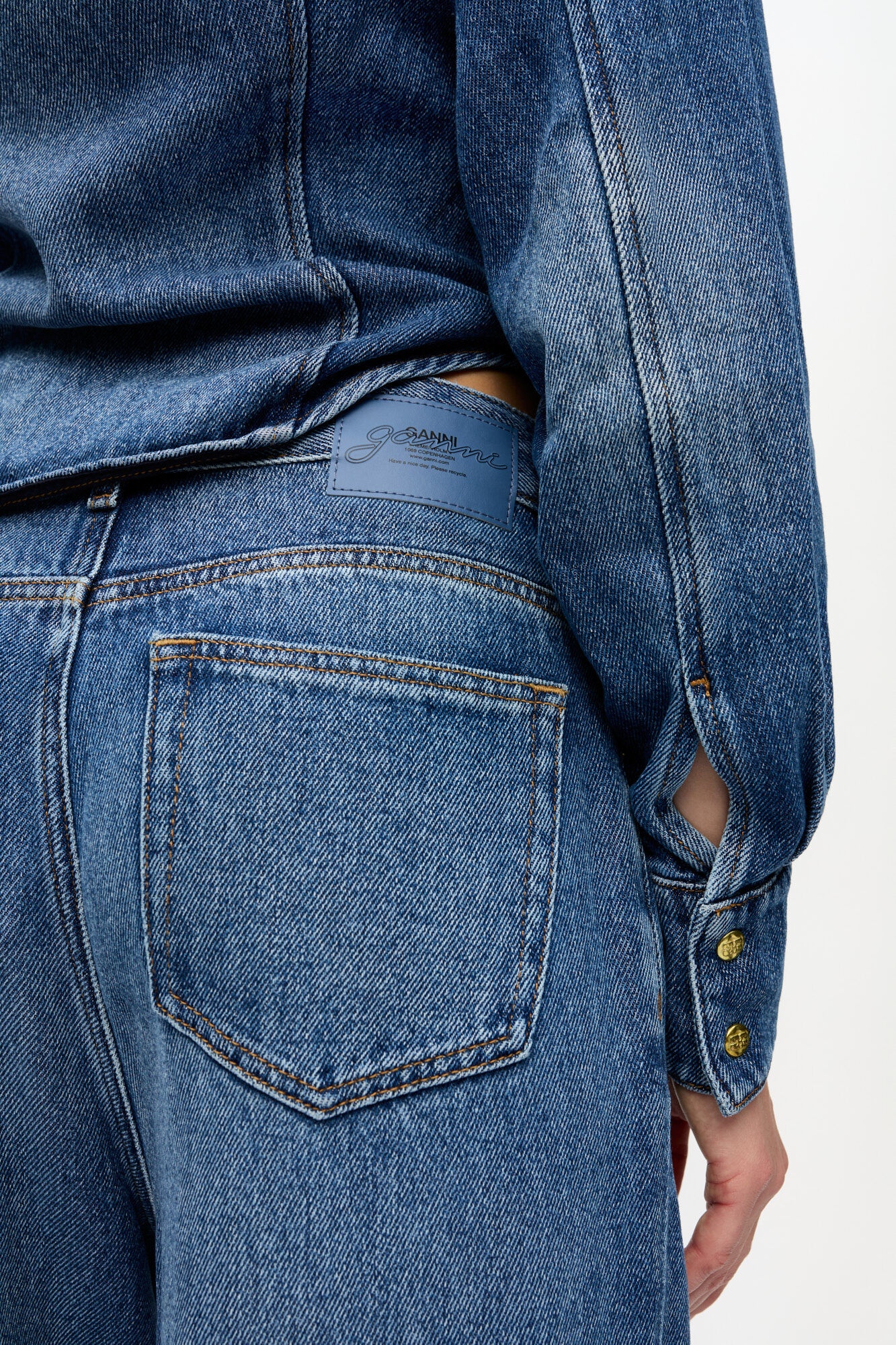BLUE LIGHT DENIM PLEATED JEANS - 5
