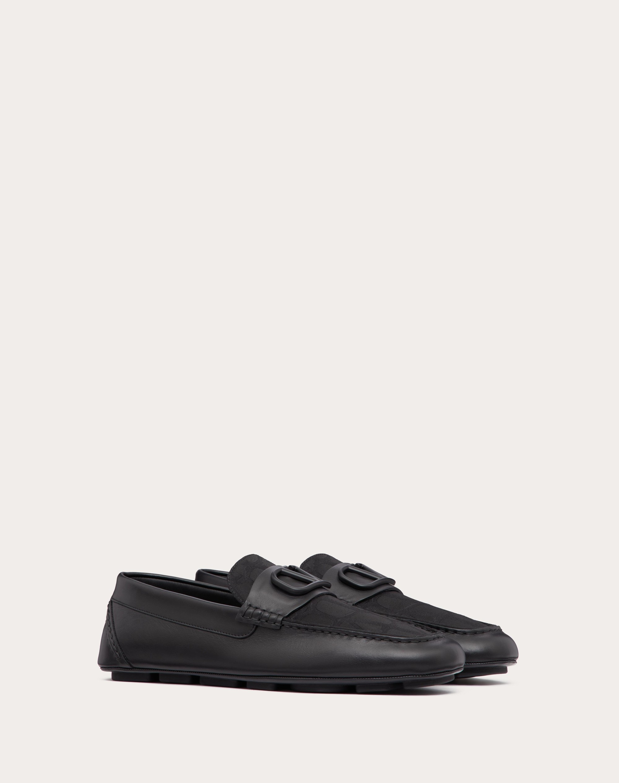 VLOGO SIGNATURE DRIVING SHOE IN CALFSKIN AND TOILE ICONOGRAPHE TECHNICAL FABRIC - 2