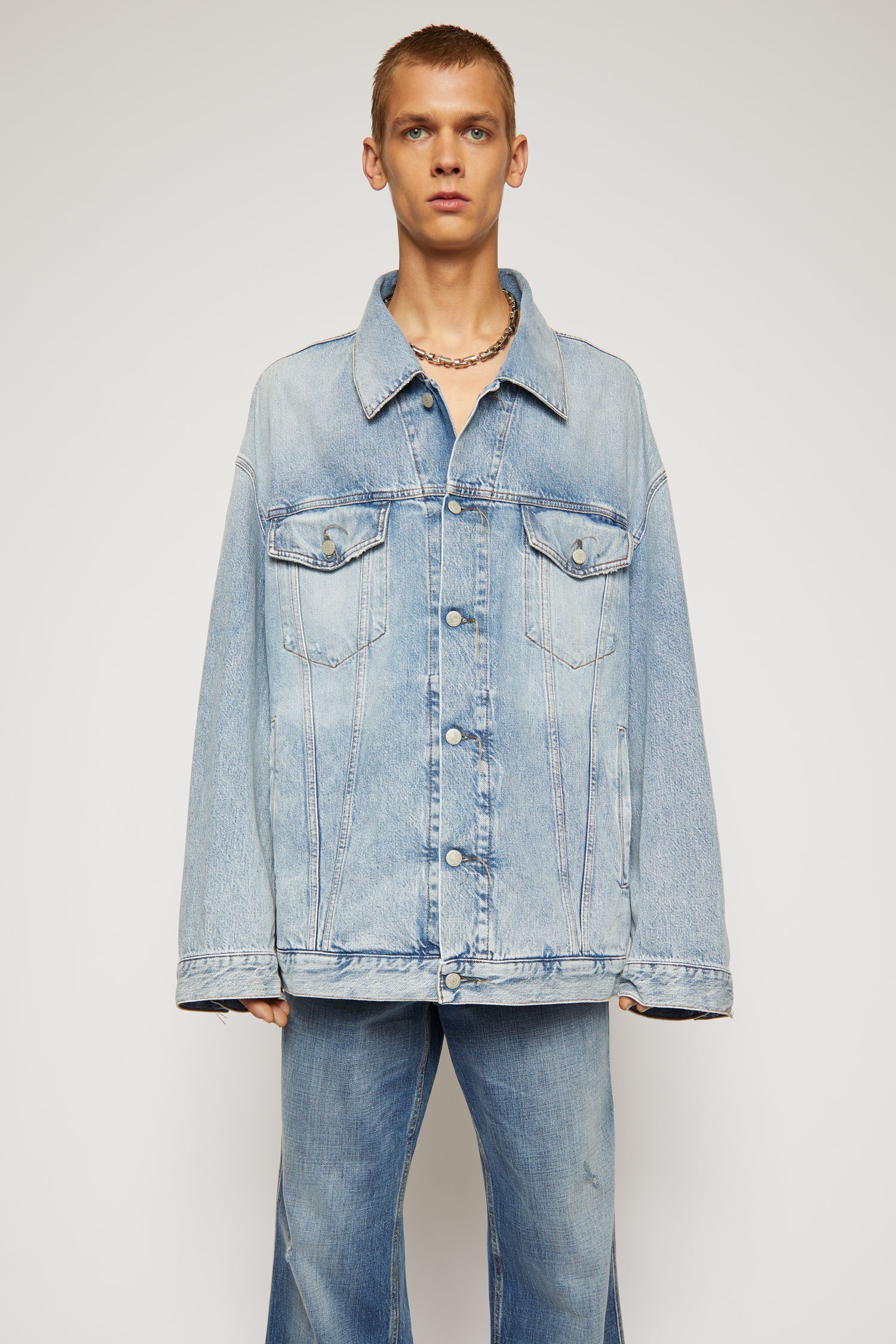 Oversized-fit denim jacket light blue - 5