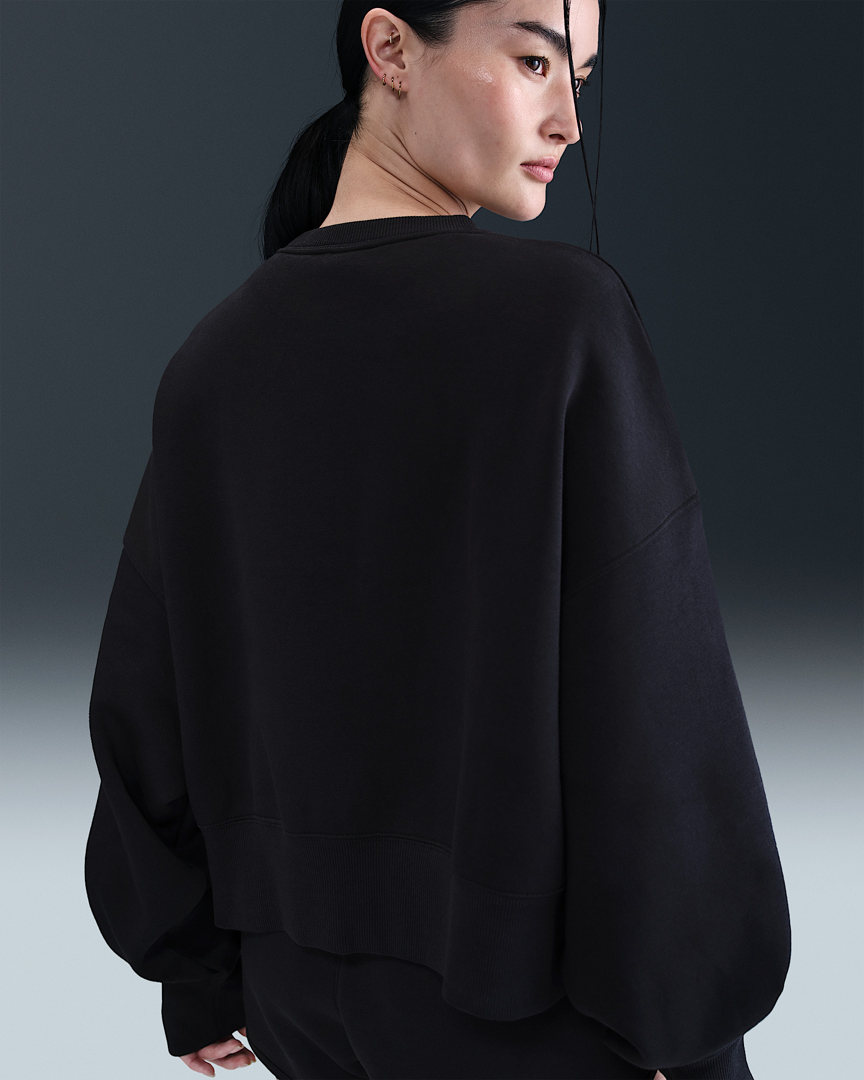 NikeCourt Heritage Phoenix Fleece Women's Over-Oversized Crew-Neck Sweatshirt - 2