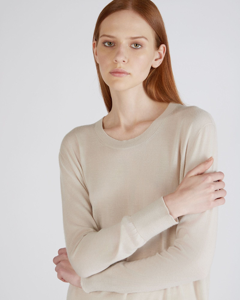 Regular fit crewneck sweater in cashmere and silk 4
