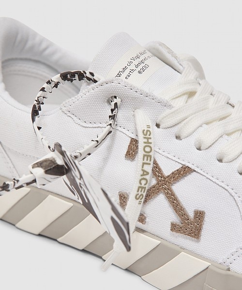 Vulcanized low-top sneakers - 11