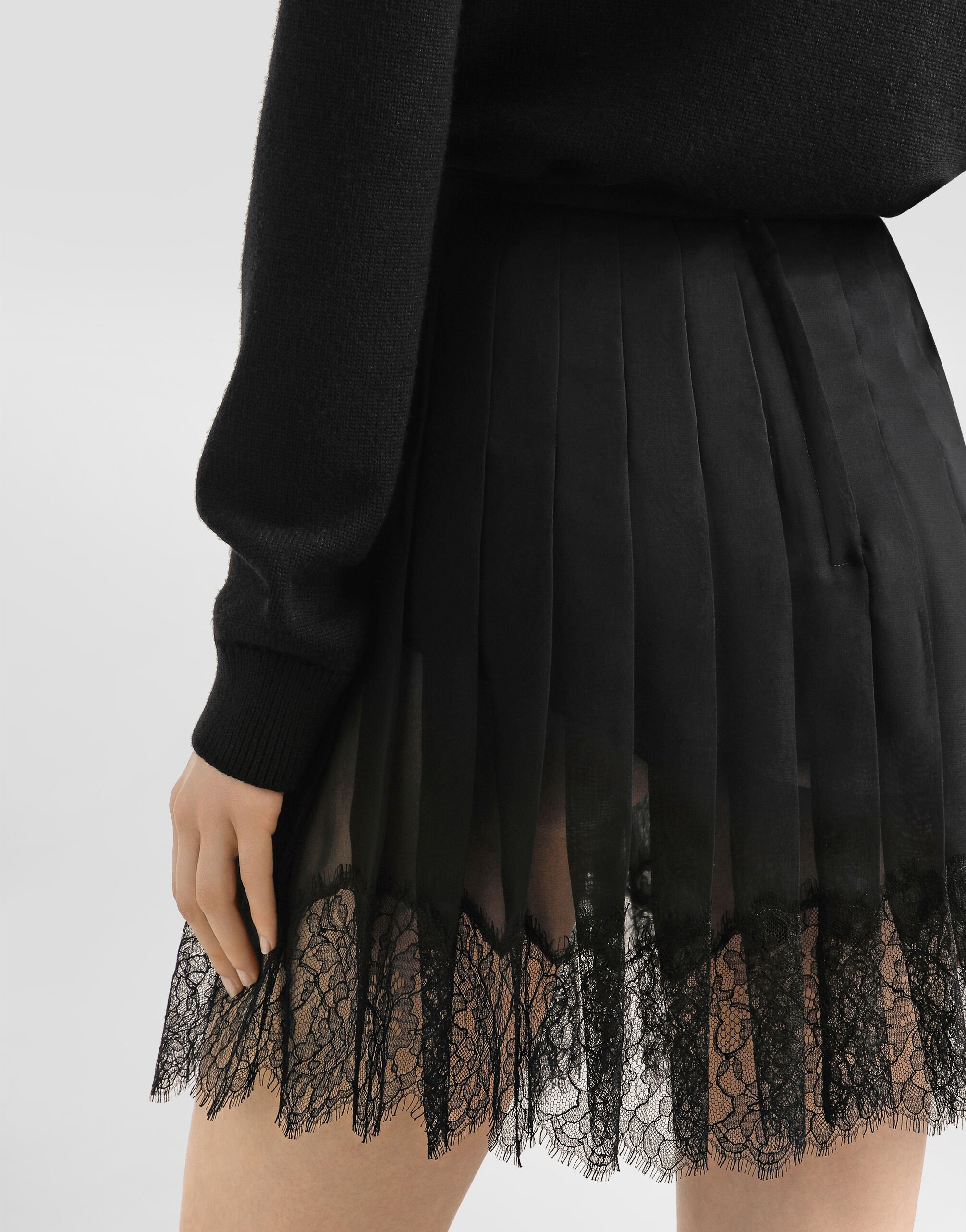 Pleated chiffon short skirt - 5