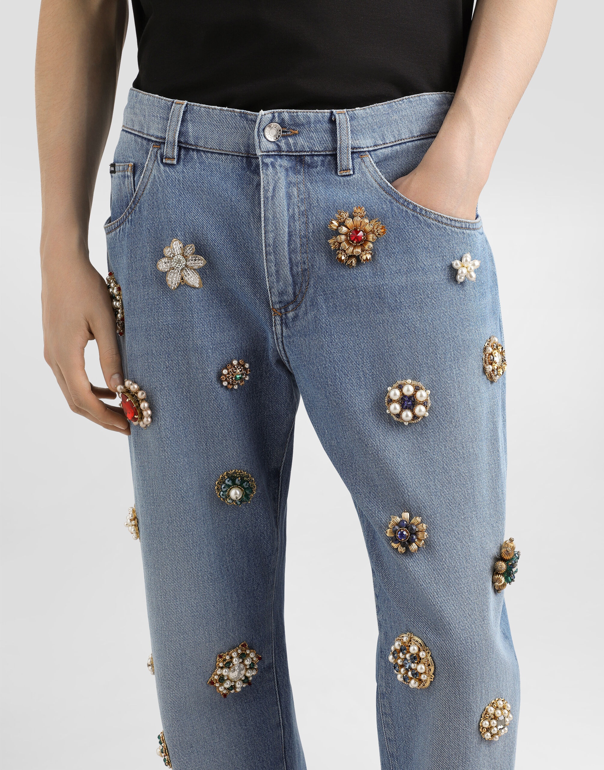 Classic cotton jeans with tag and bejeweled details - 4