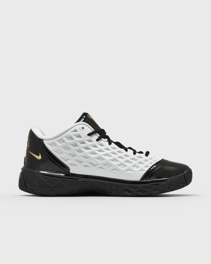 Nike KOBE III LOW PROTRO 'Mambacita' outlook