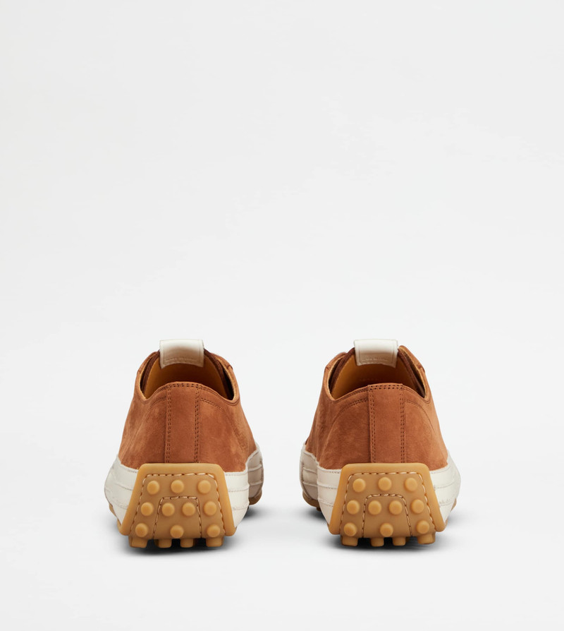 Tod's SNEAKERS IN NUBUCK - BROWN outlook