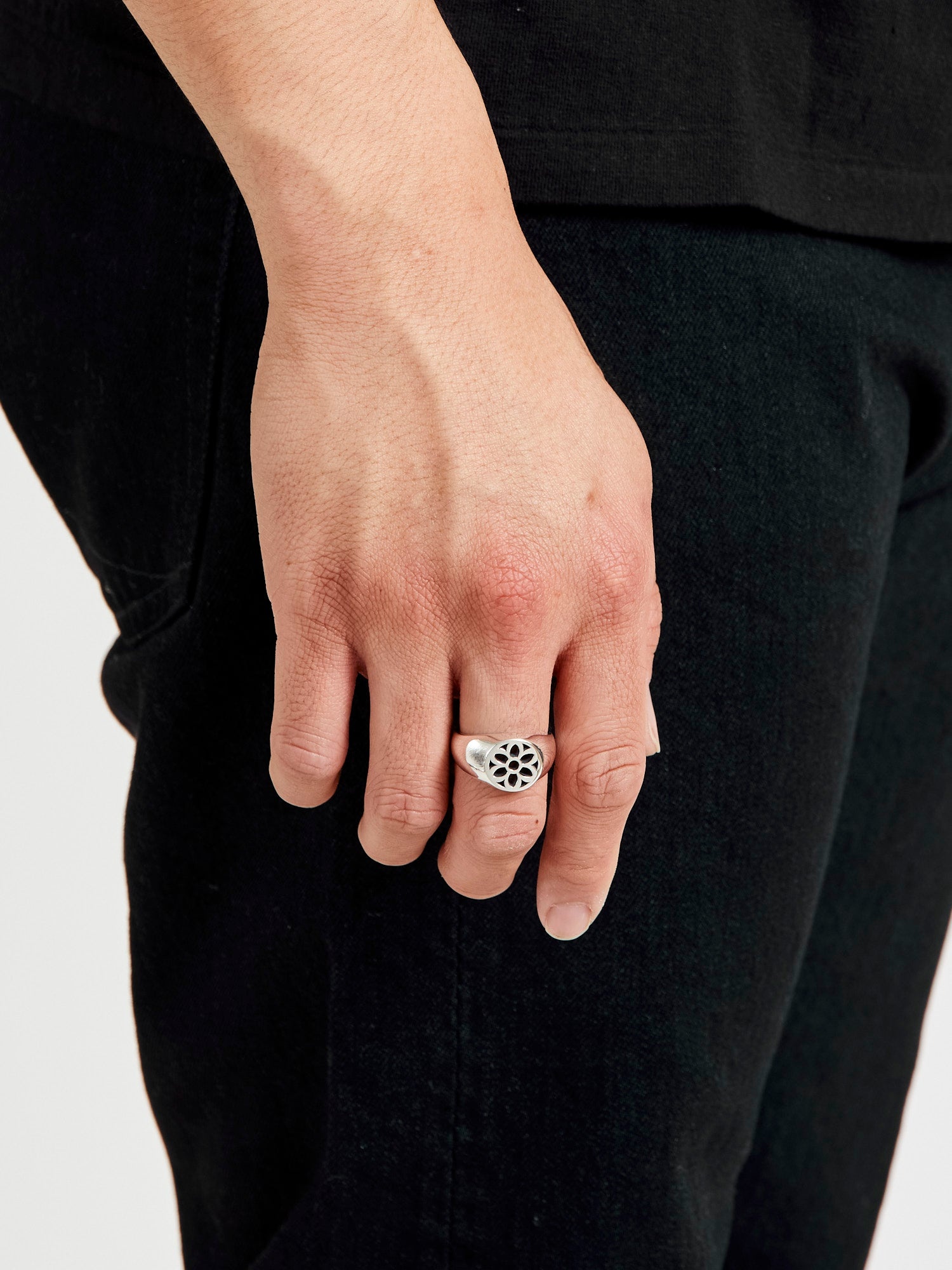 Rosette Signet Ring in Sterling Sliver - 2