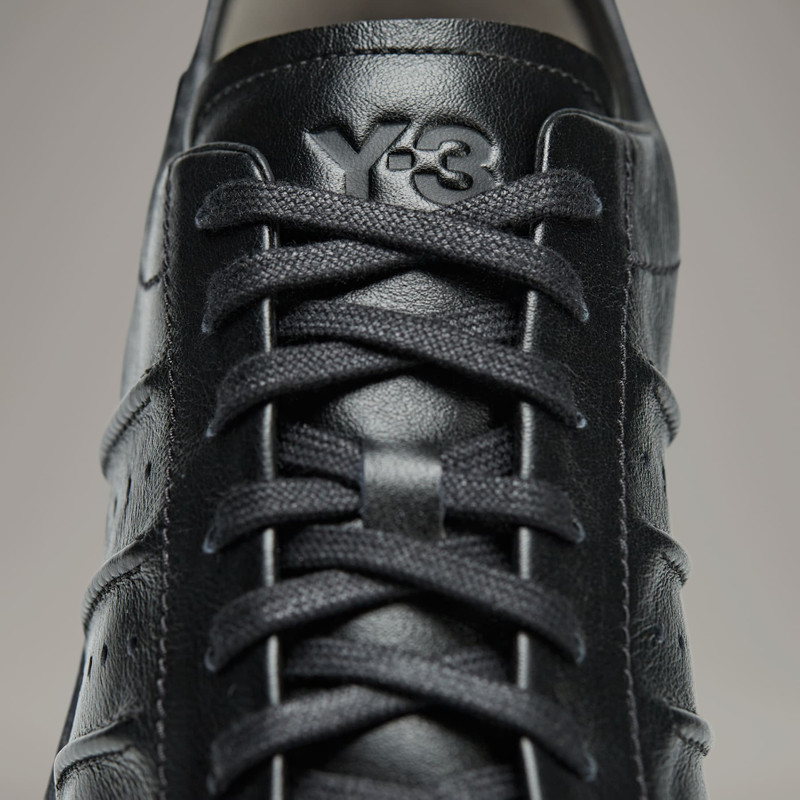 Y-3 슈퍼스타 10