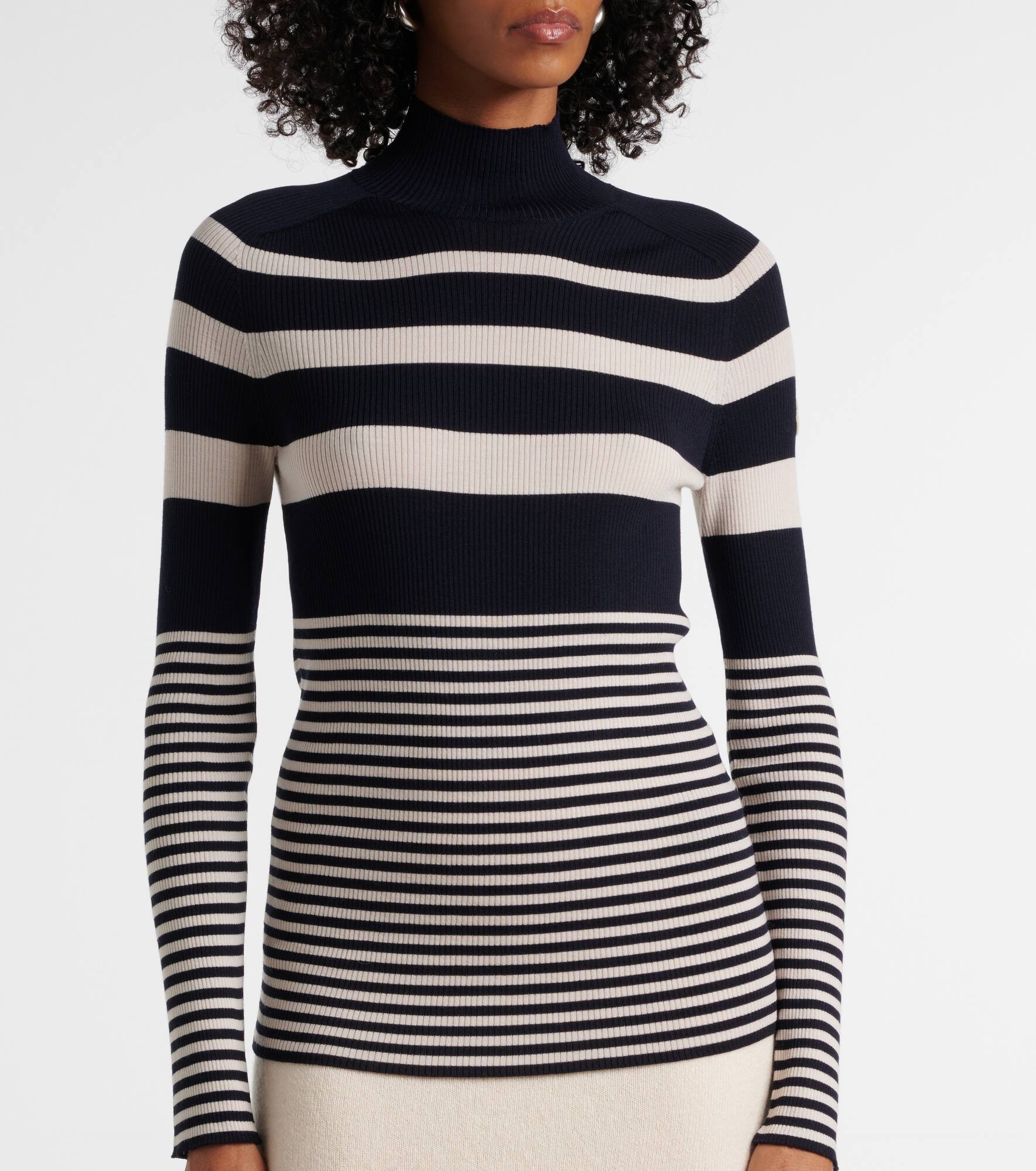 Wool sweater - 5