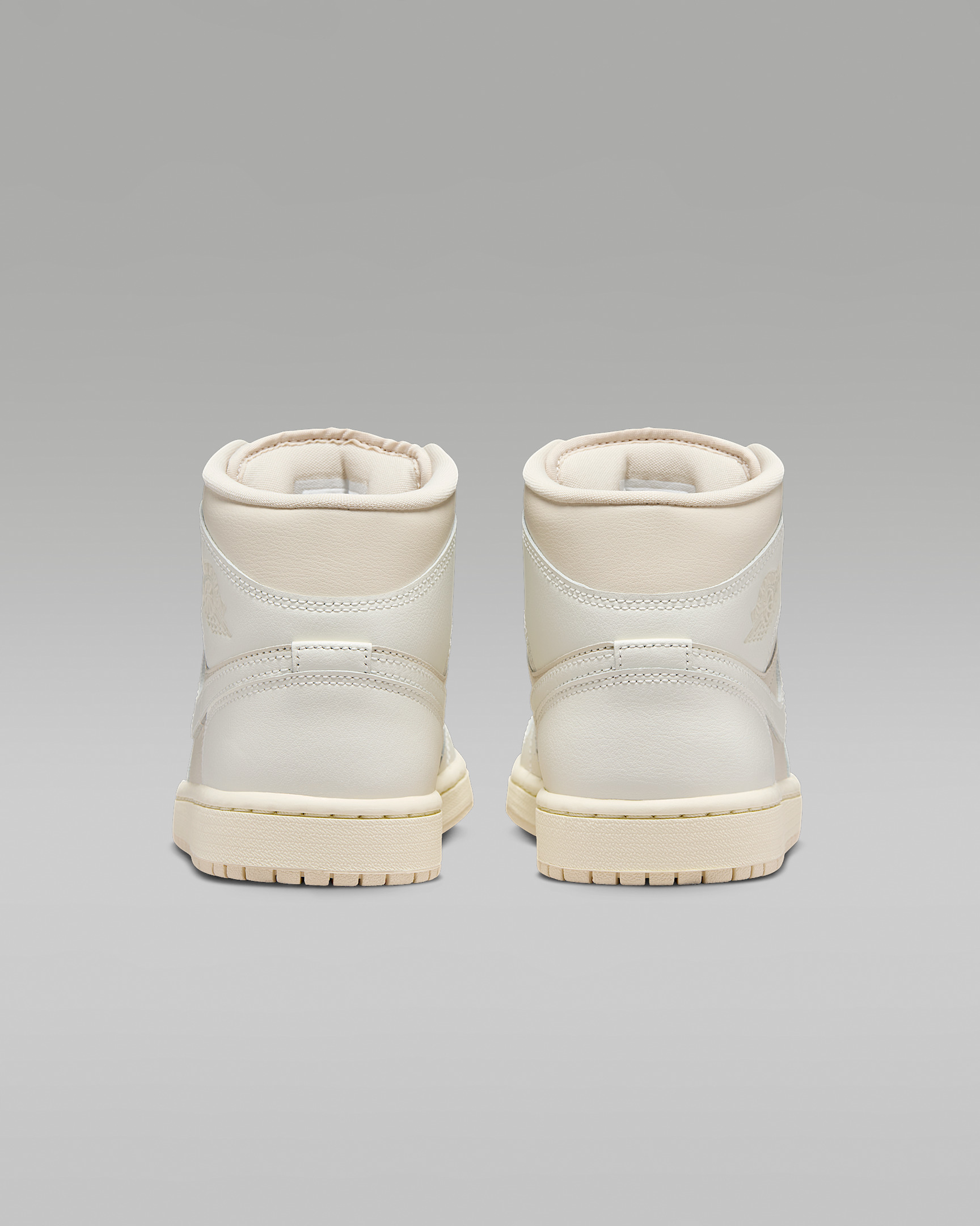 Air Jordan 1 Mid Women's Shoes - 6