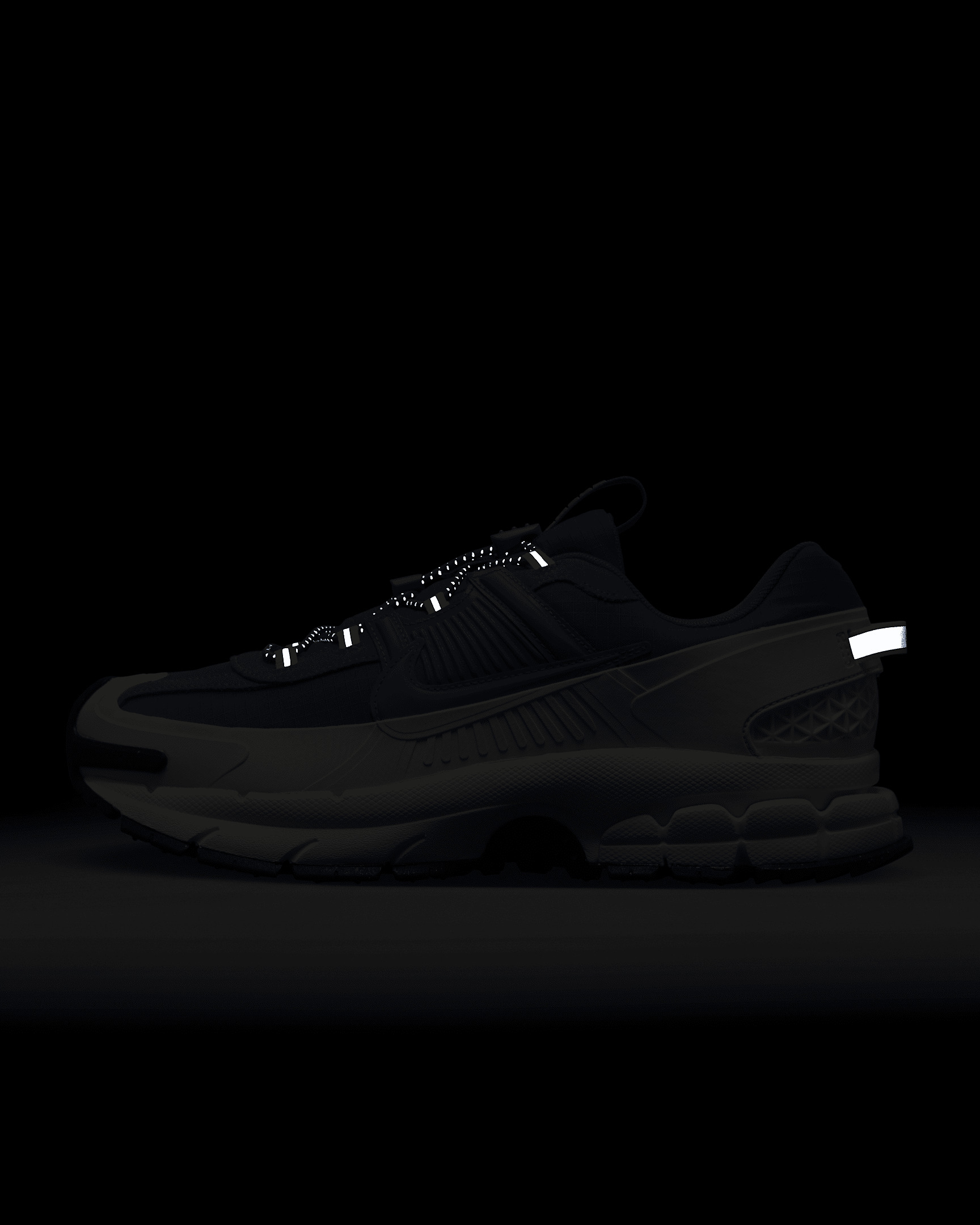 Nike Zoom Vomero Roam Men's Winterized Shoes - 9