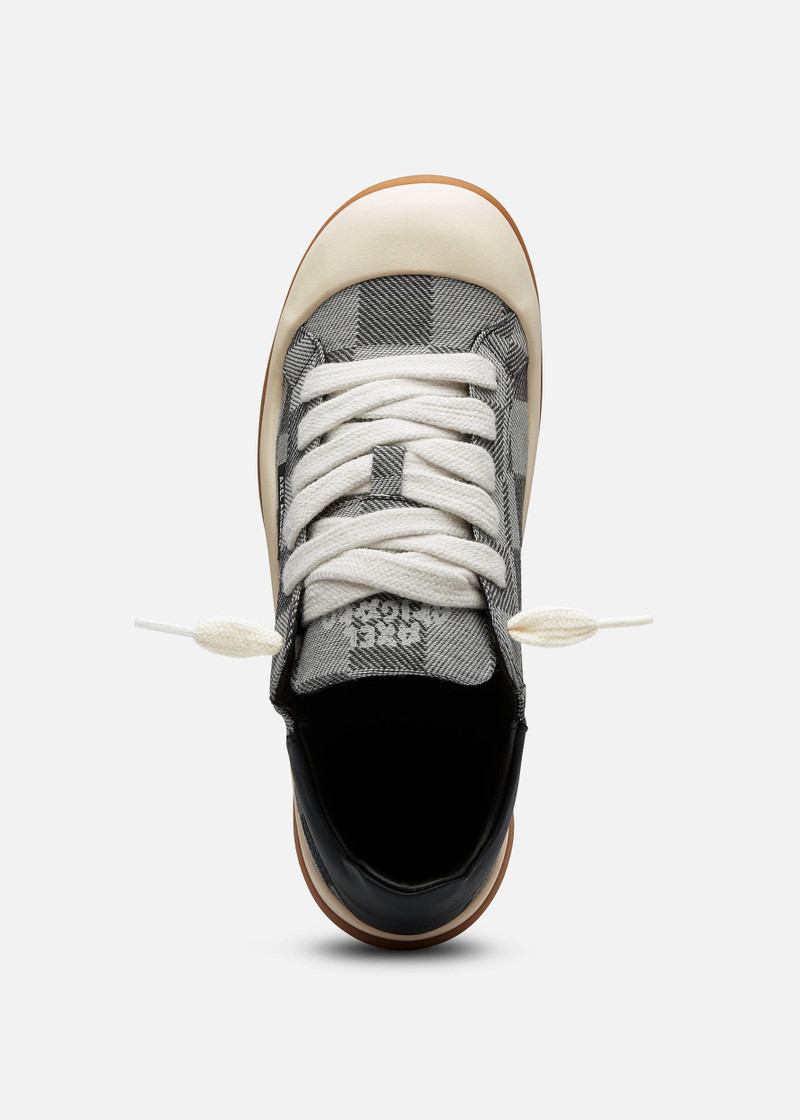 Squish Sneaker 4