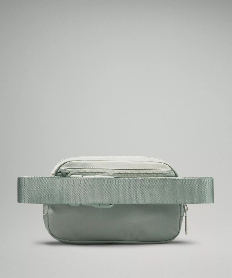 Everywhere Belt Bag 1L 3