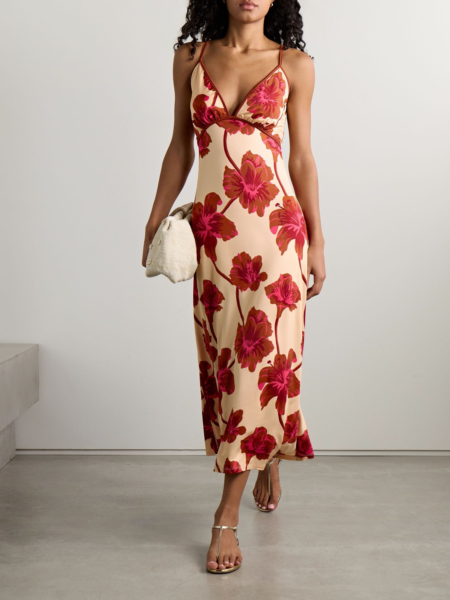 Sendero De Astromelias floral-print satin maxi dress Ecru - 2