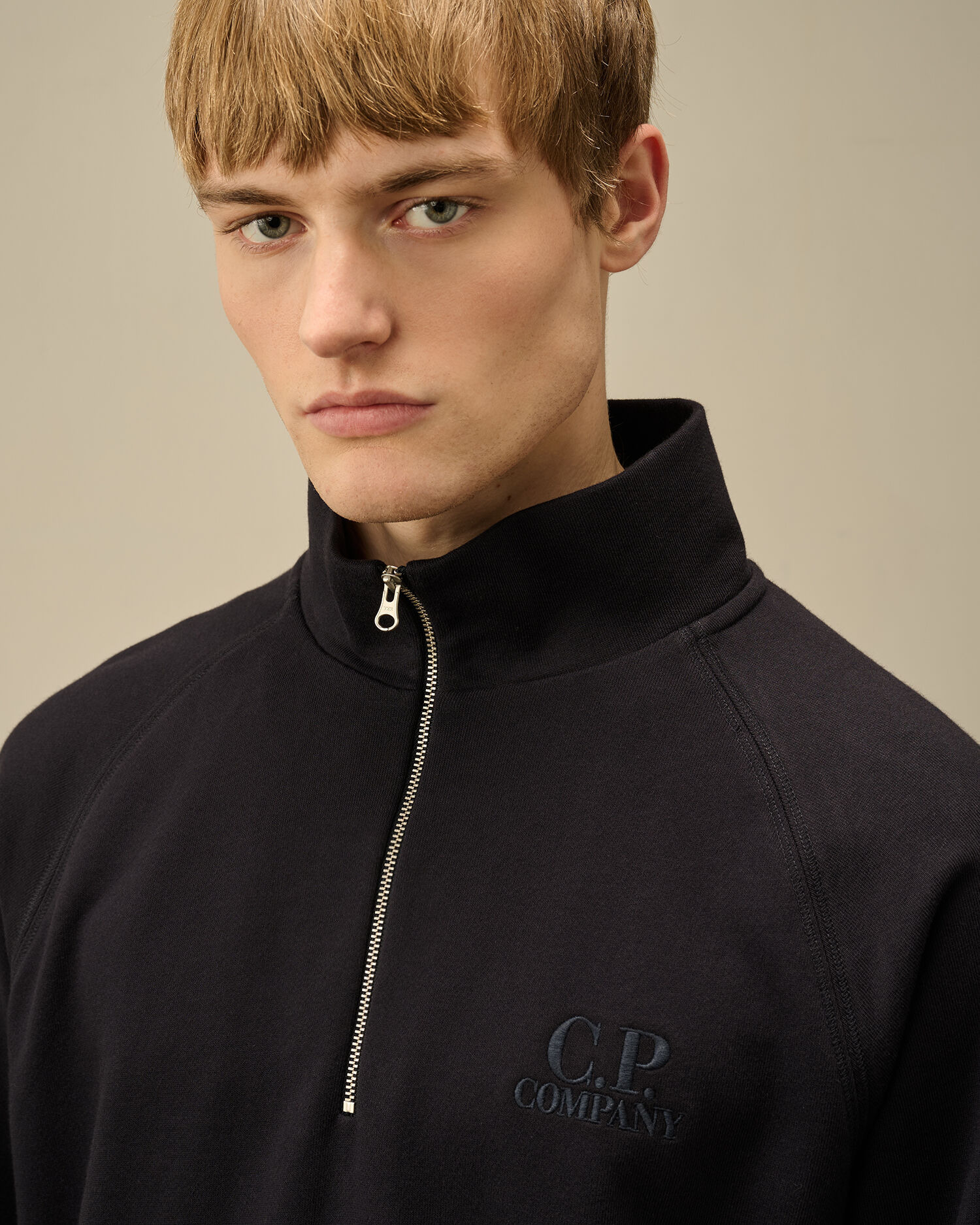 Diagonal Raised Fleece Half Zip Logo Sweatshirt - 5