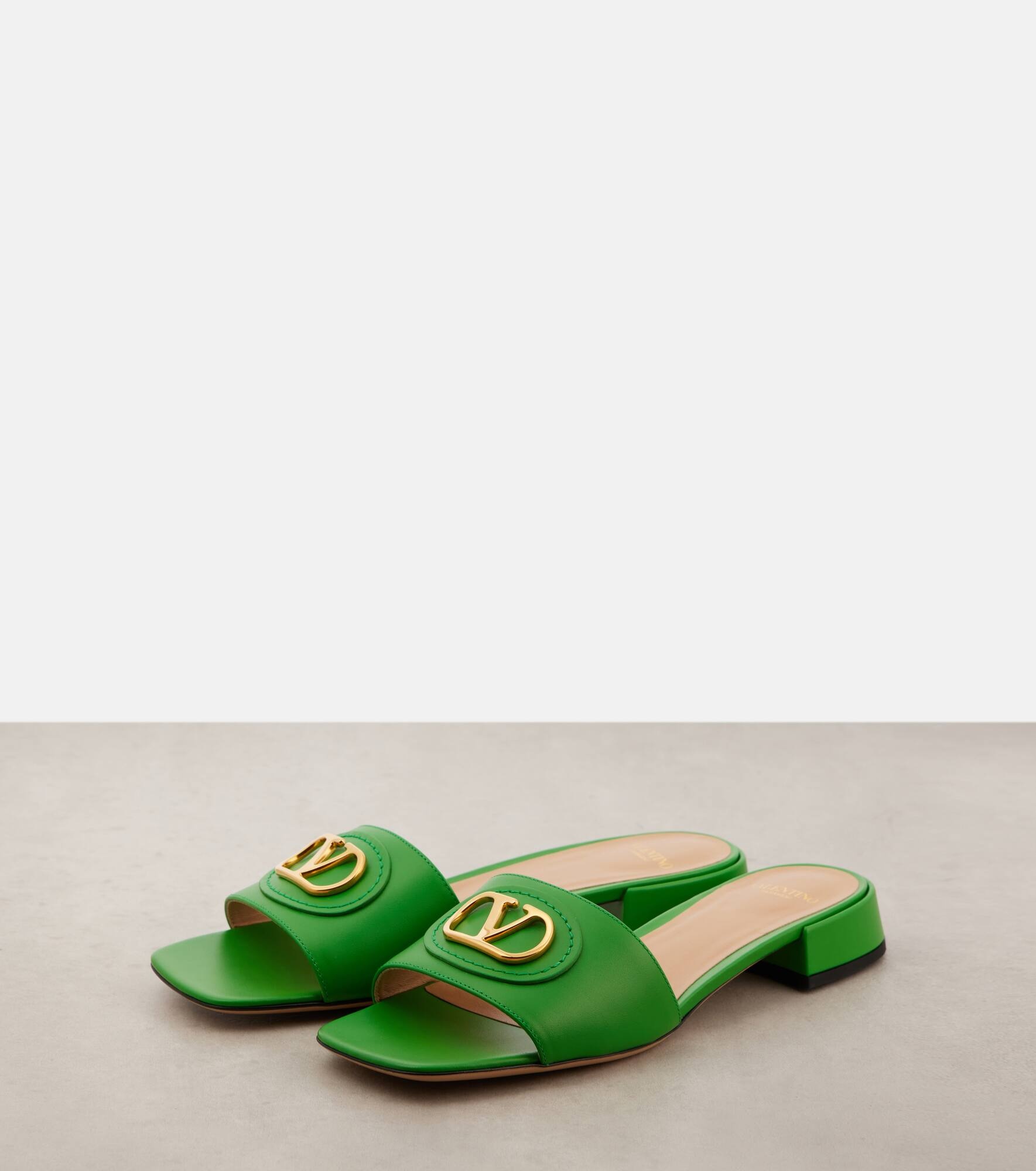 VLogo Signature leather slides - 4