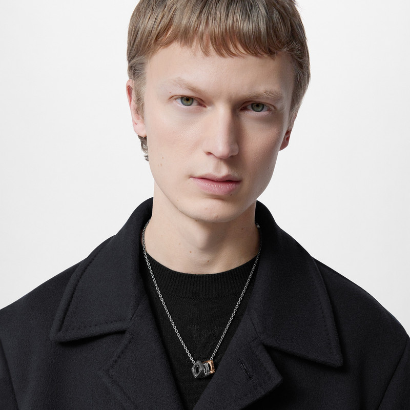 Louis Vuitton Monogram Bold Necklace outlook