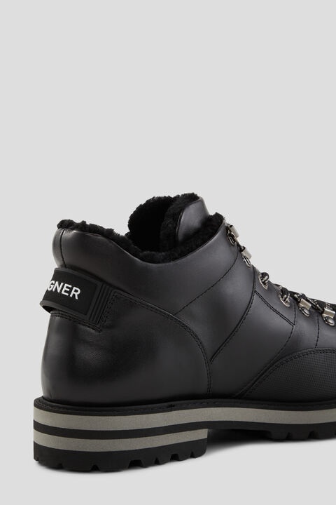 Courchevel Low boots in Black - 7